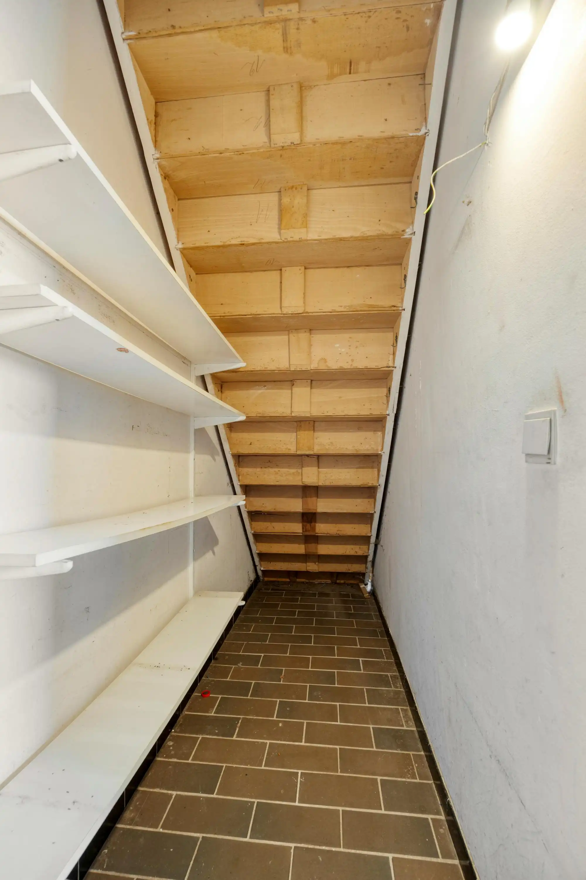 Goed gelegen, te renoveren huis te koop in Lichtaart foto 17