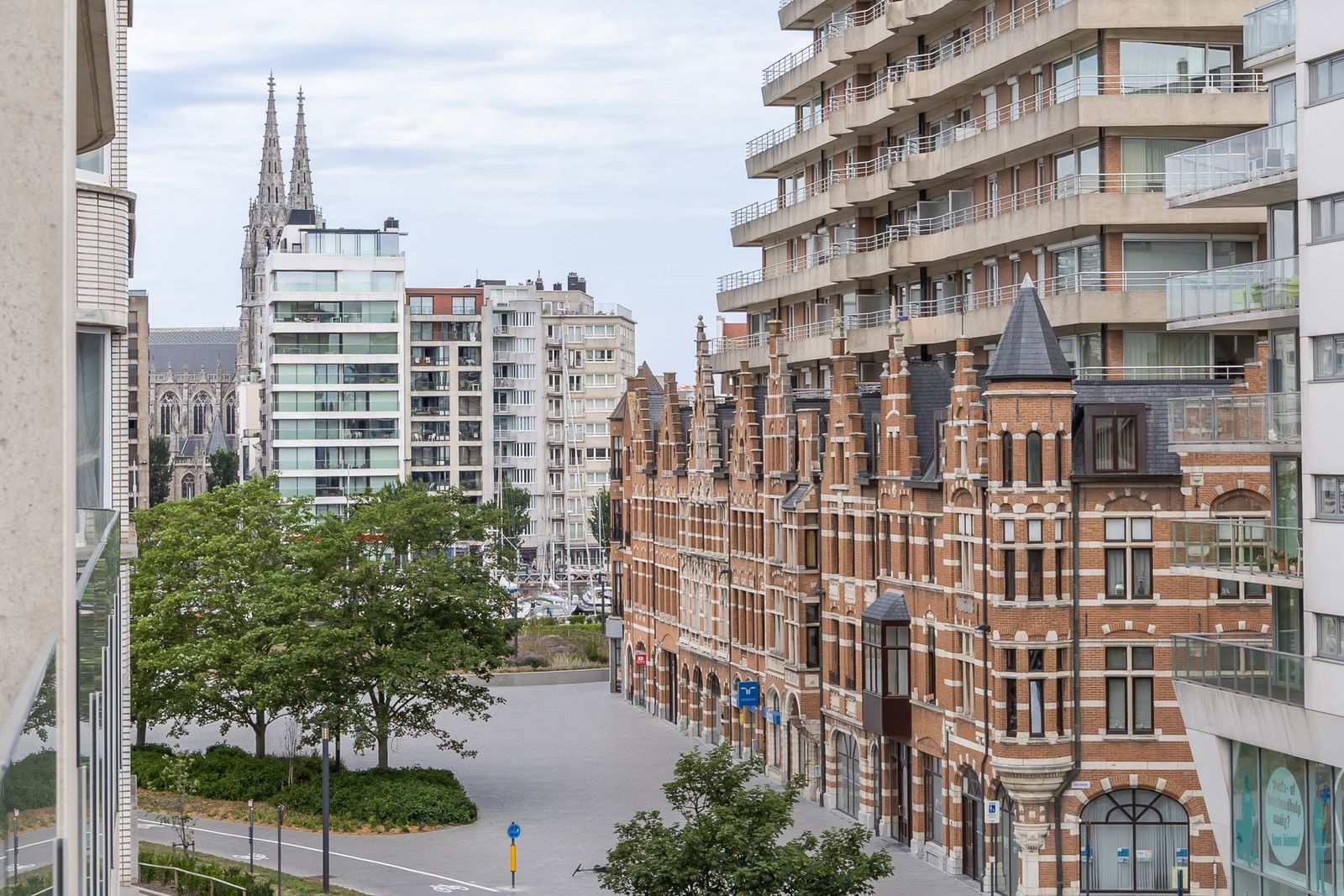 Subliem 2 slpk appartement met terras pal aan de jachthaven. foto 3