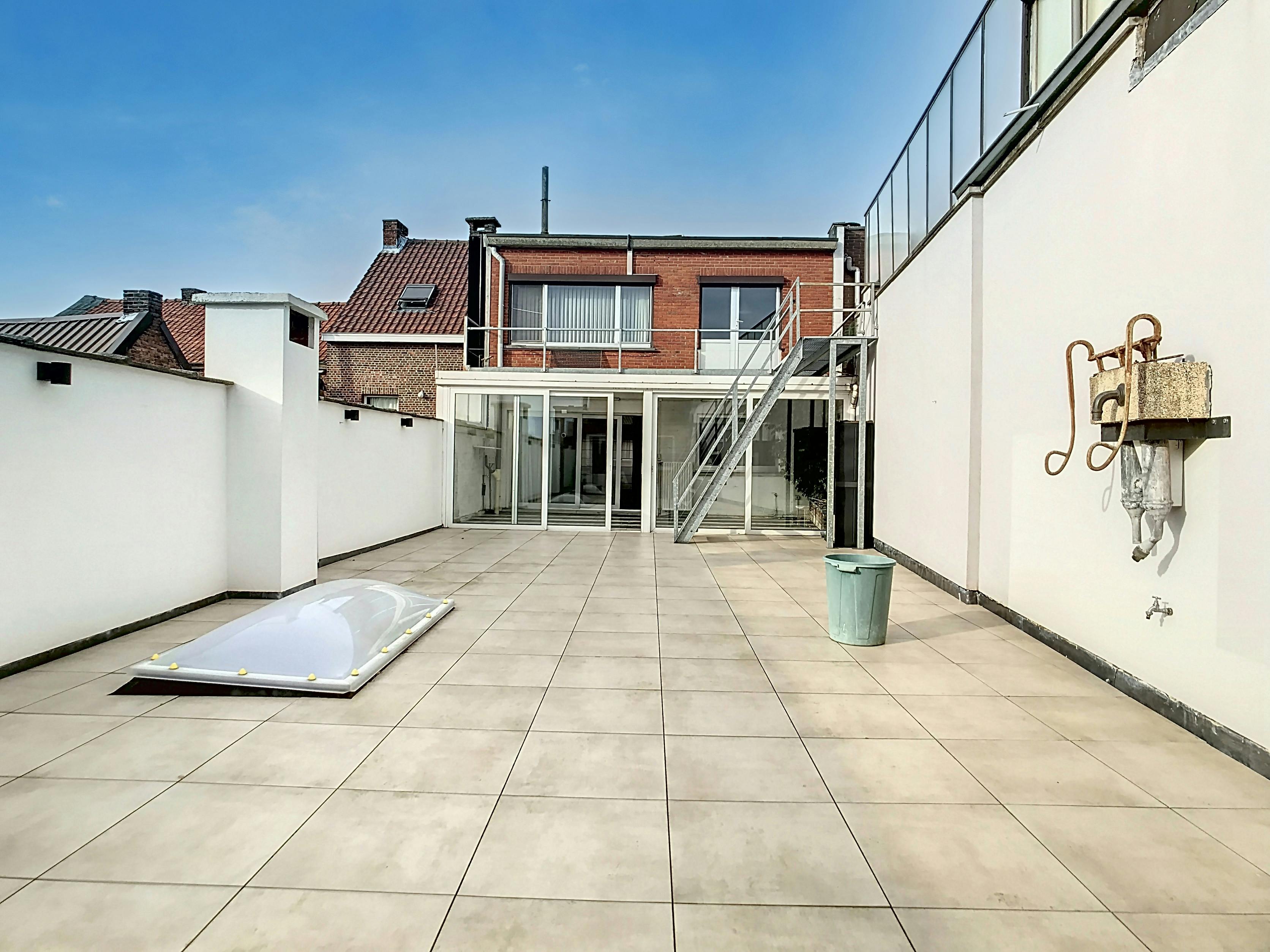 Ruim duplexappartement met handelsruimte centrum Zwijndrecht foto 13