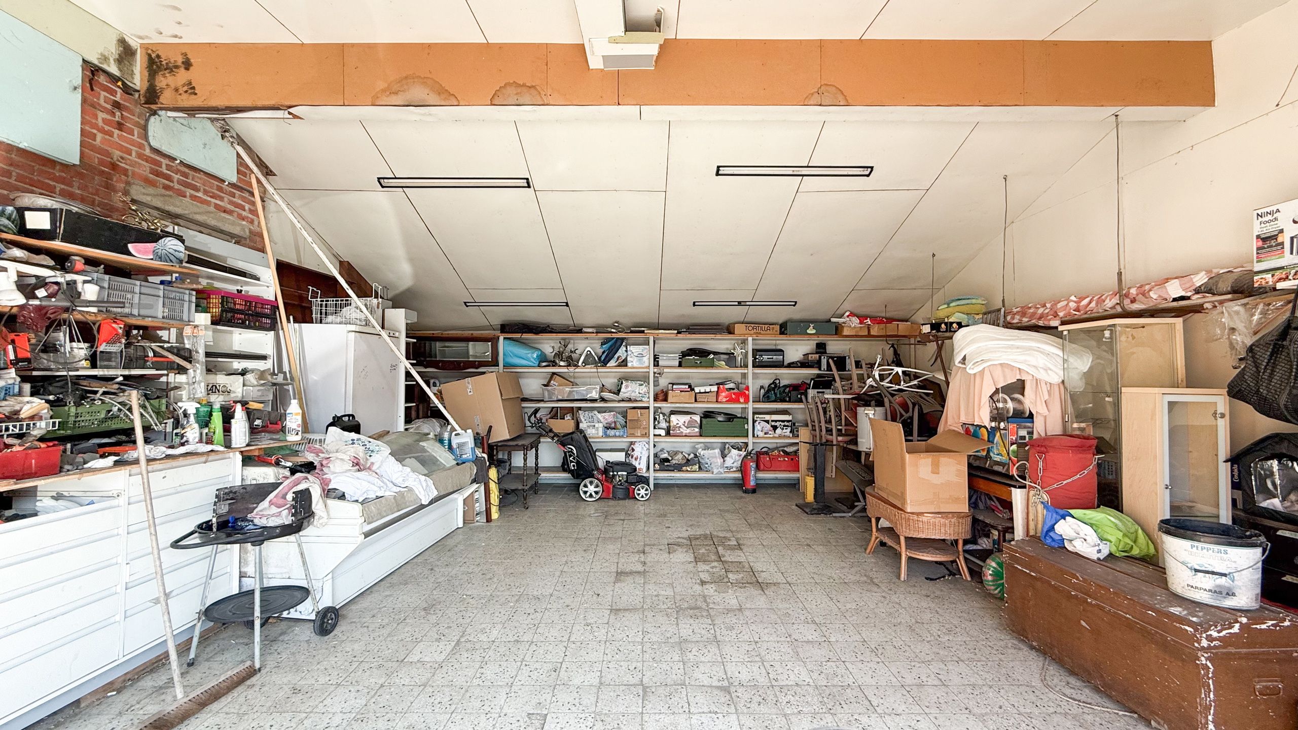Vrijstaande woning met hangar en groot stuk grond-13.000m²! foto 27