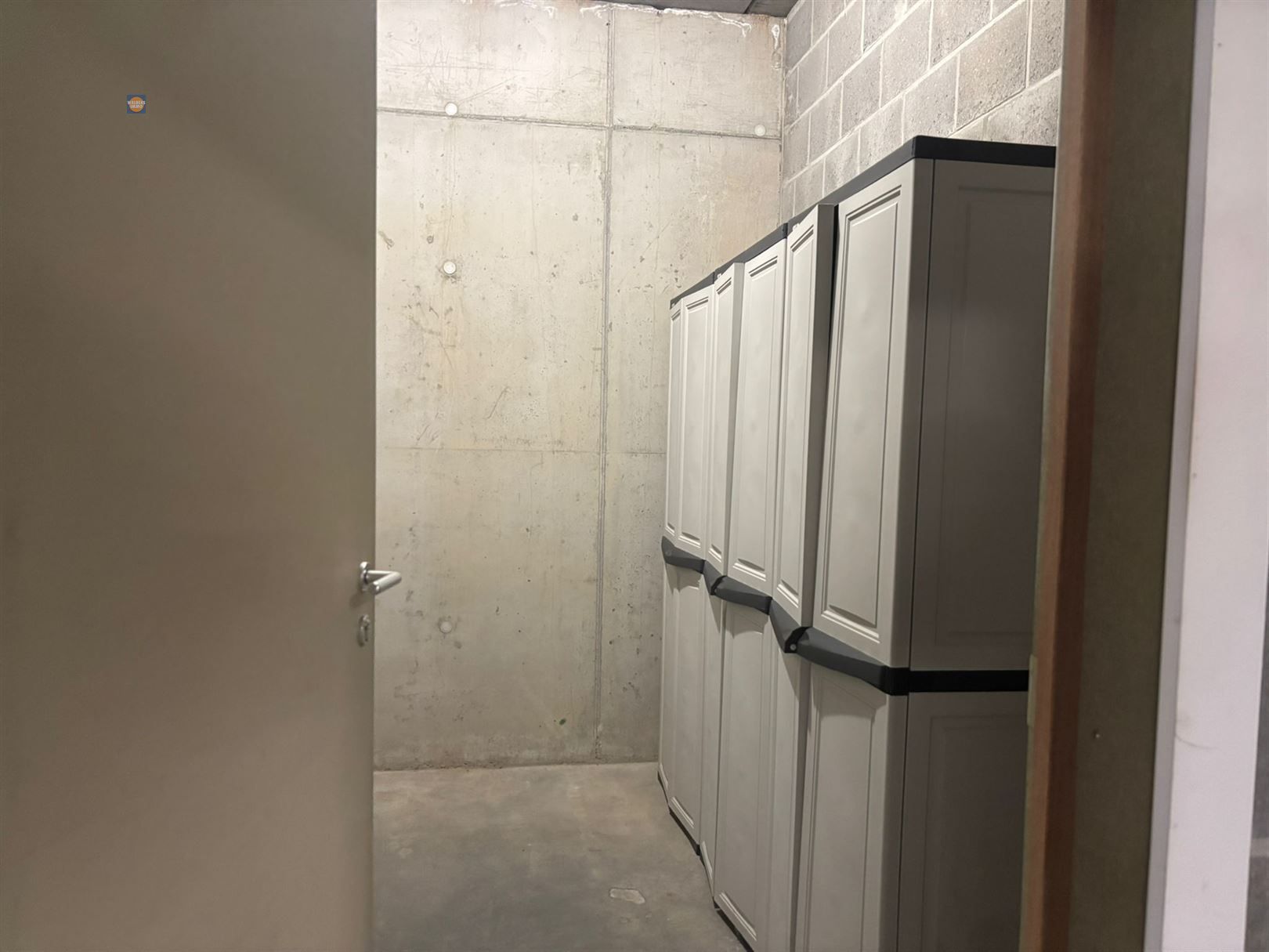 Ondergrondse staanplaats met ruime berging te koop foto 8