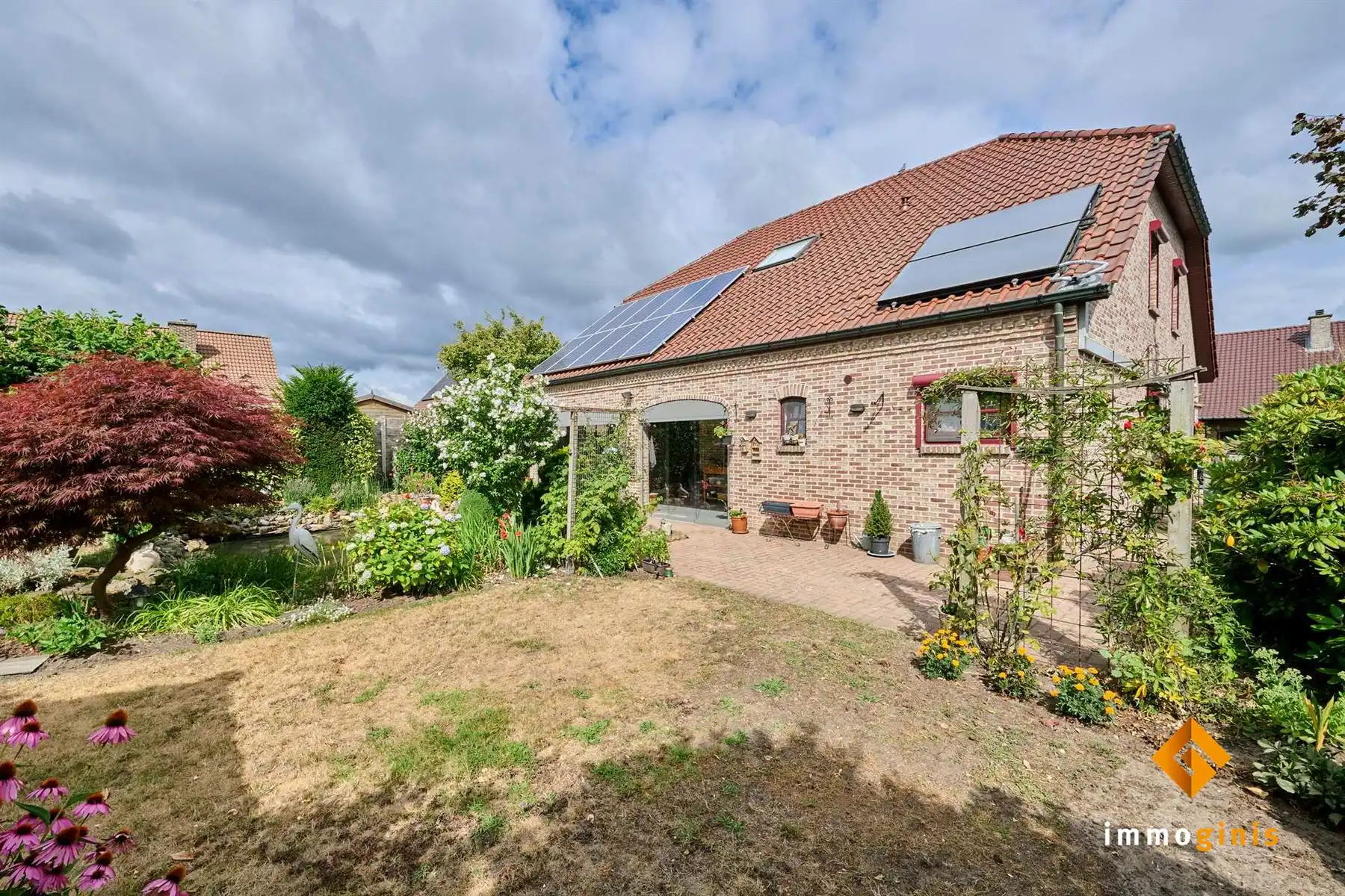 Zéér ruime woning met 3 à 4 slaapkamers, 2 badkamers en prachtige tuin in een rustige, kindvriendelijke buurt.  foto 22