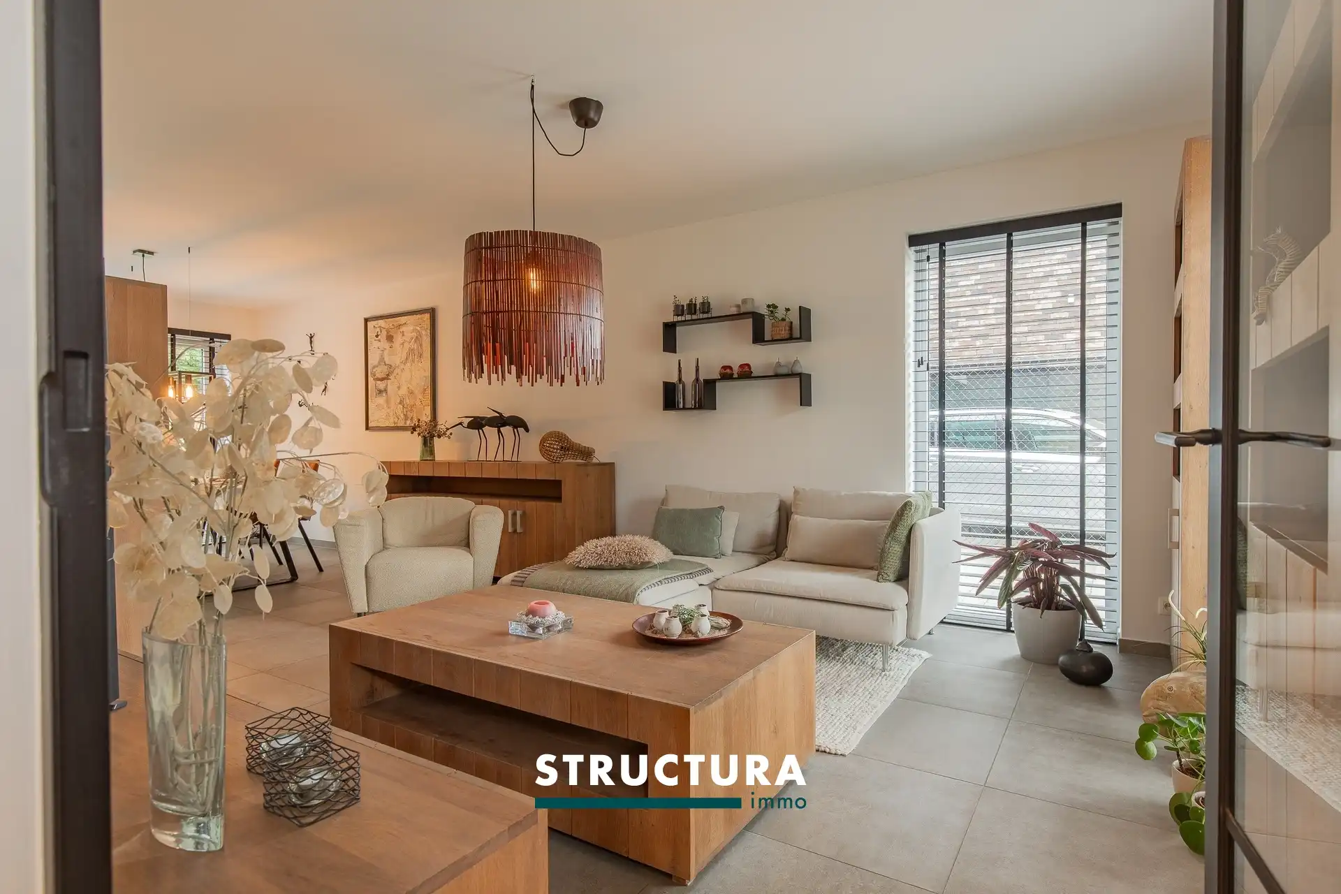 Volledig instapklare woning met 3slpk's, tuin en carport foto 5
