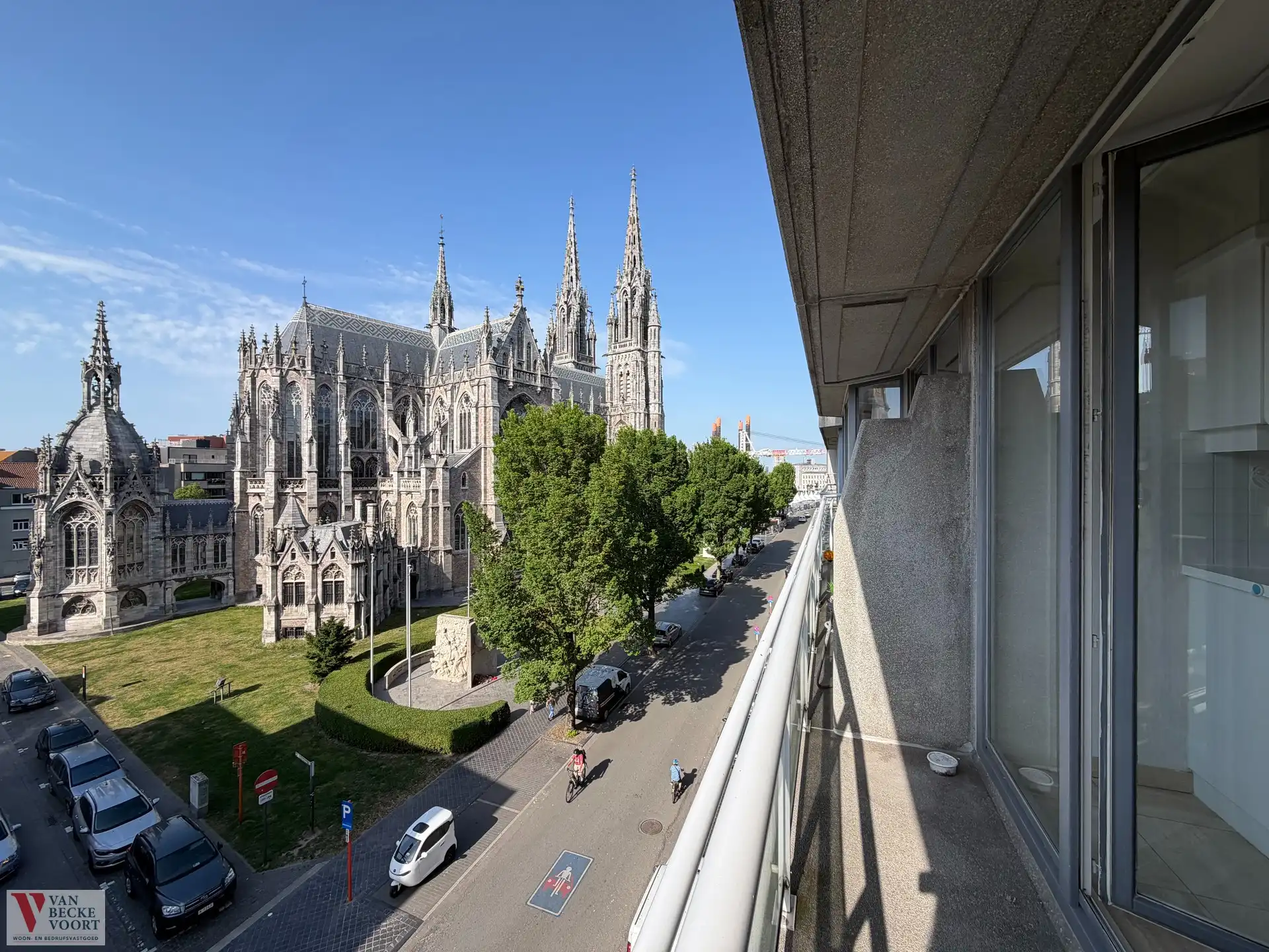 Appartement met prachtig uitzicht op Sint-Petrus-en-Pauluskerk foto 13