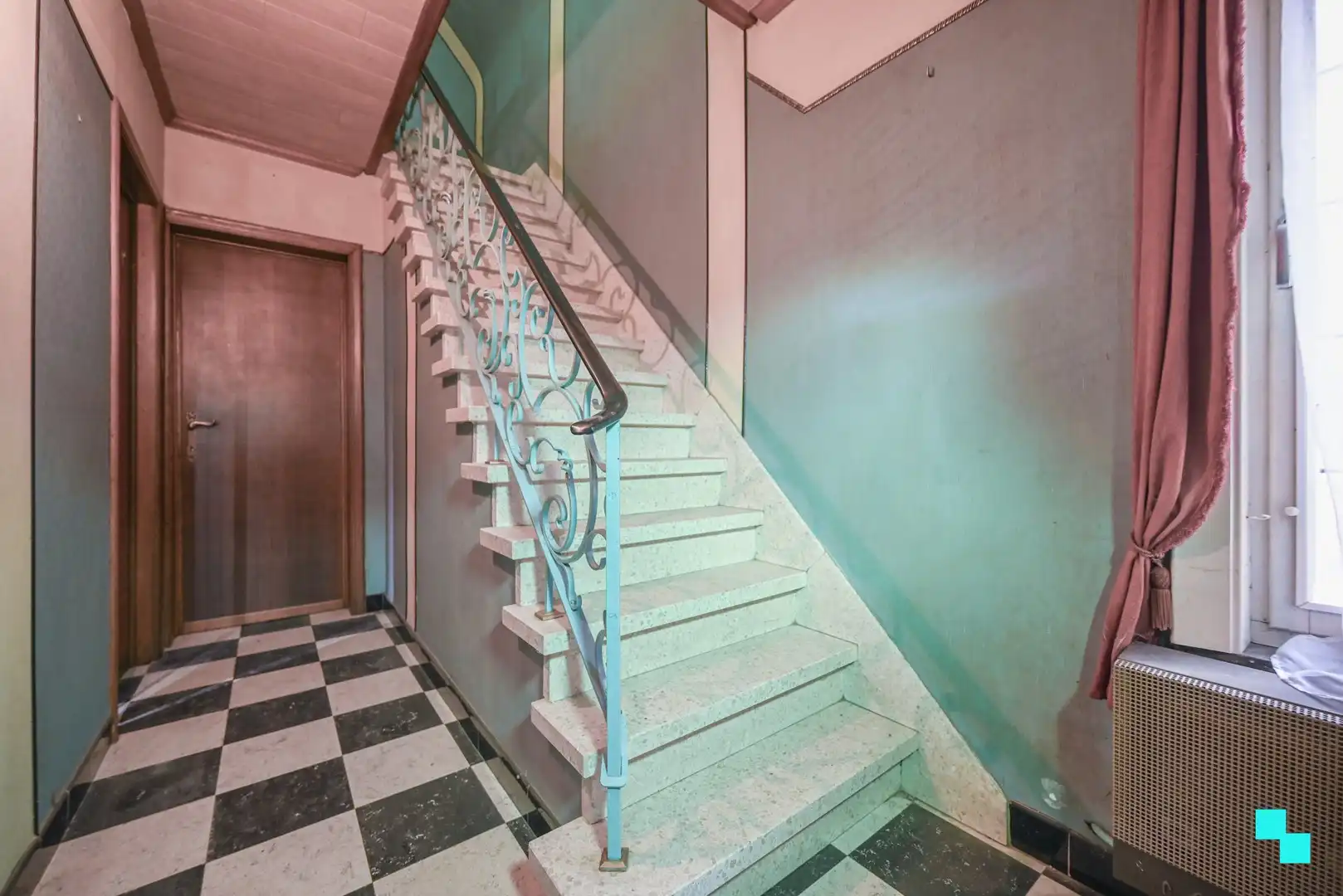 Compleet te renoveren eengezinswoning met landelijke zichten en sterke bereikbaarheid te Izegem foto 2