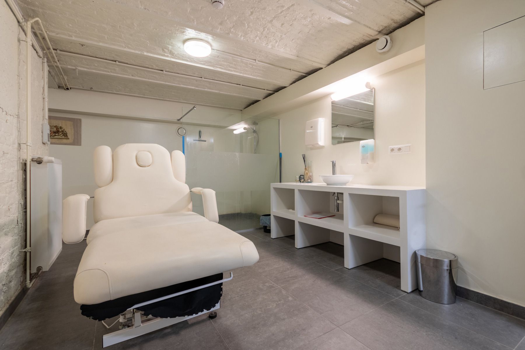 Assistentieflat met kelder in centrum Halle foto 19