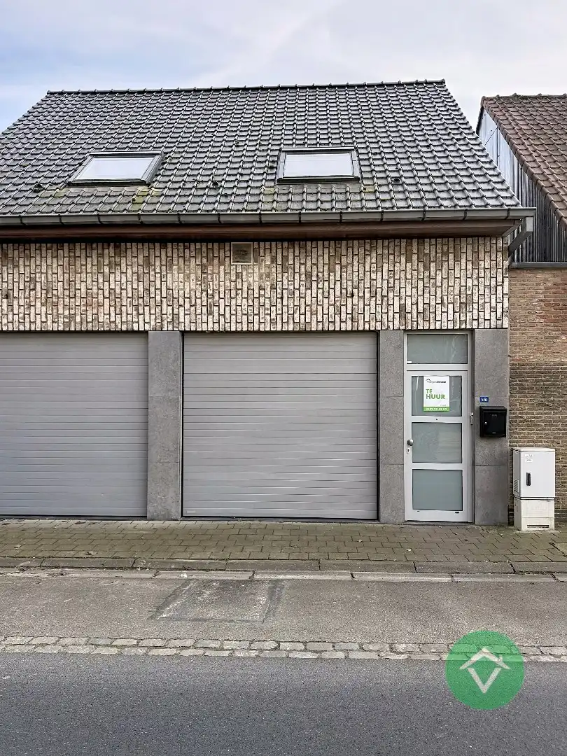 Woning met 3 slaapkamers en garage te Houthulst  foto {{pictureIndex}}