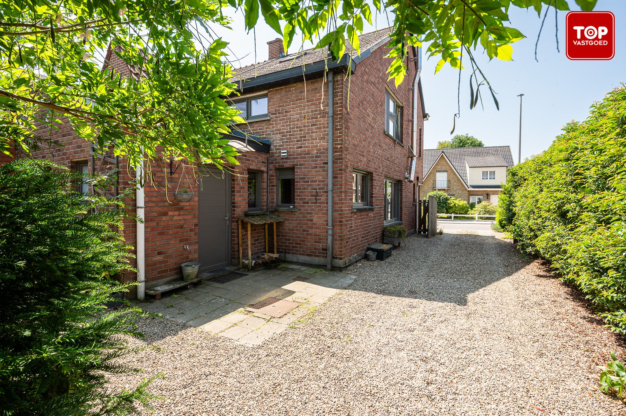 HOB met 3 slaapkamers en prachtige tuin foto 4