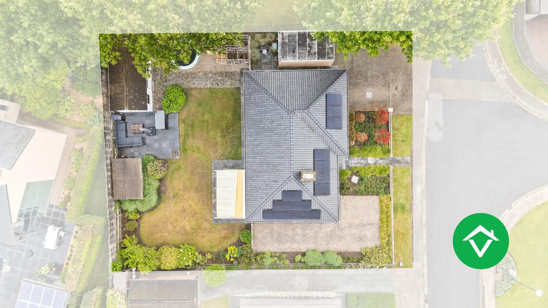 Te koop Alleenstaande woning met 3 slaapkamers en garage centraal gelegen te Wijnendale foto 31