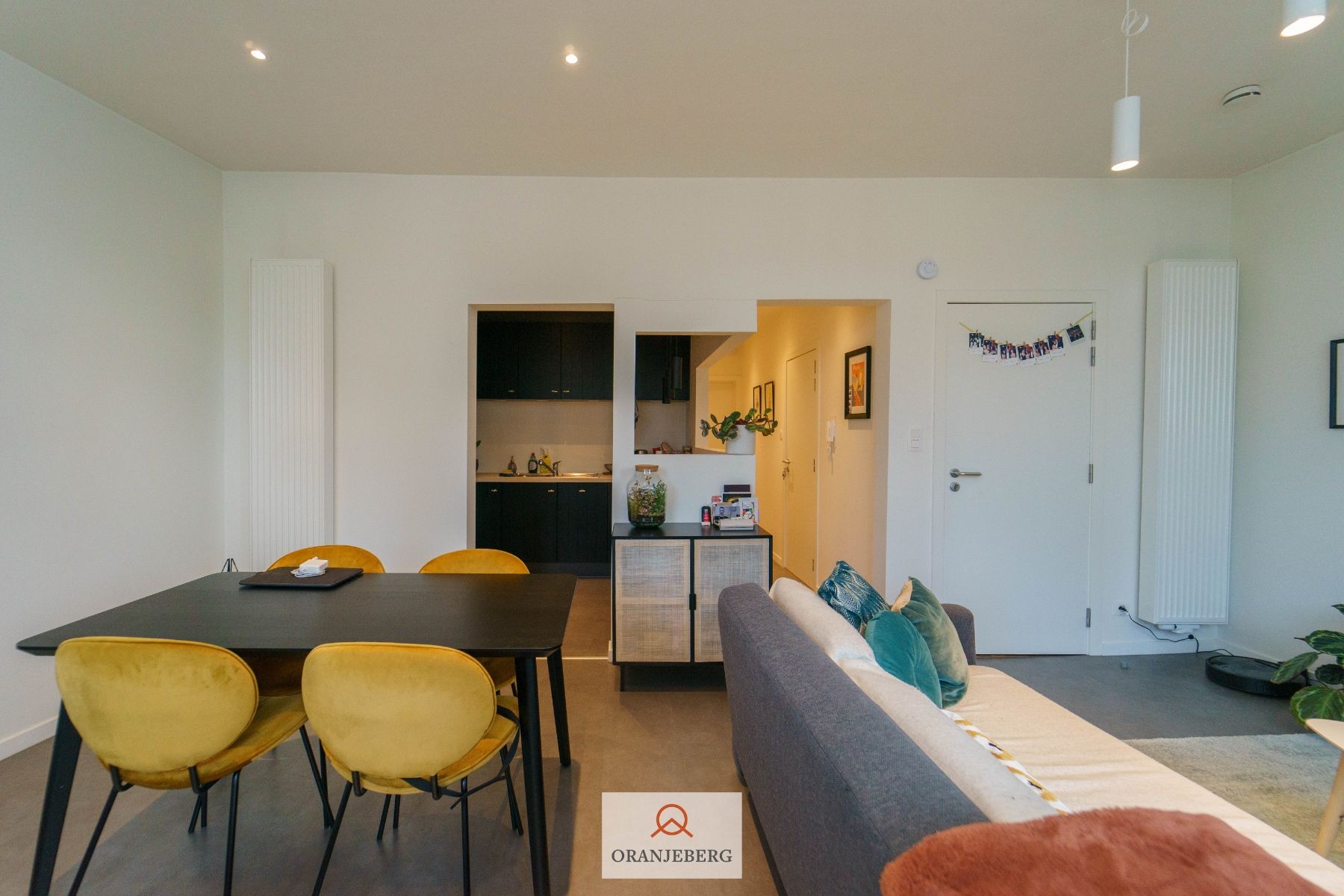 Uniek gelegen gerenoveerd appartement in hartje Gent op het Sint-Baafsplein foto 2