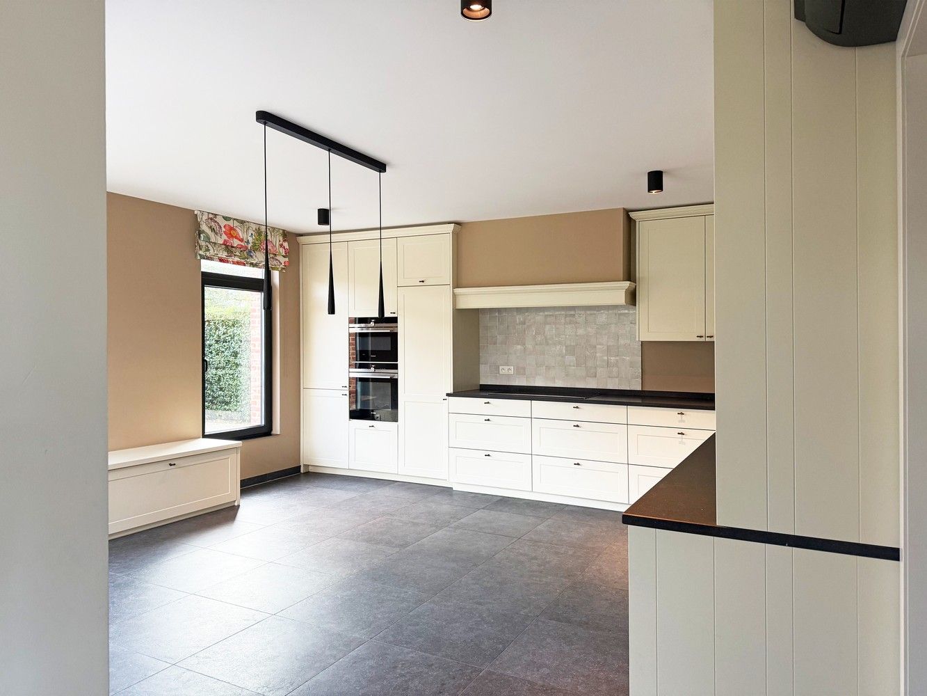 Stijlvolle villa met ruime tuin te huur op toplocatie nabij Lier foto 6