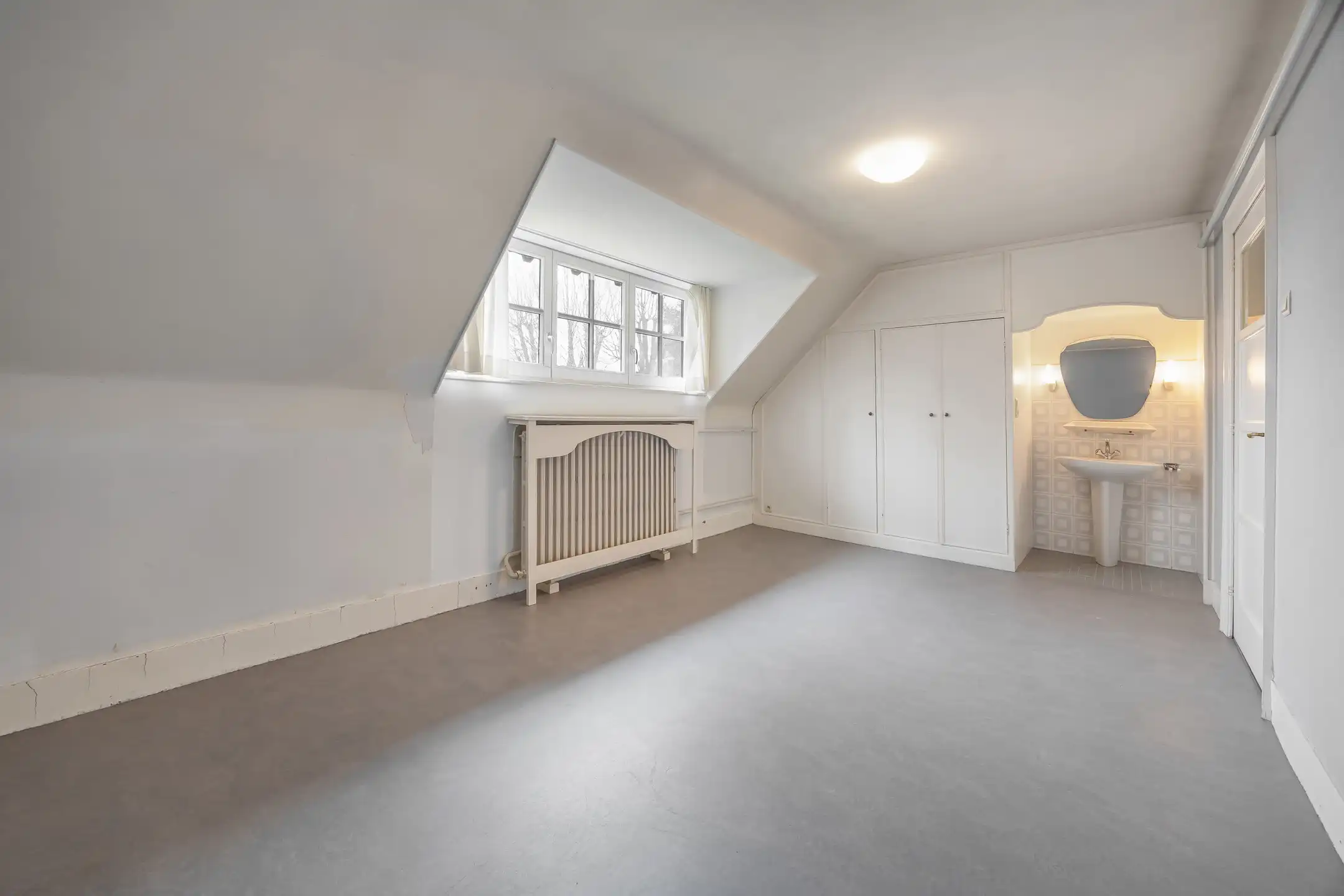 Stijlvolle villa met zwembad en uitzonderlijk potentieel foto 16