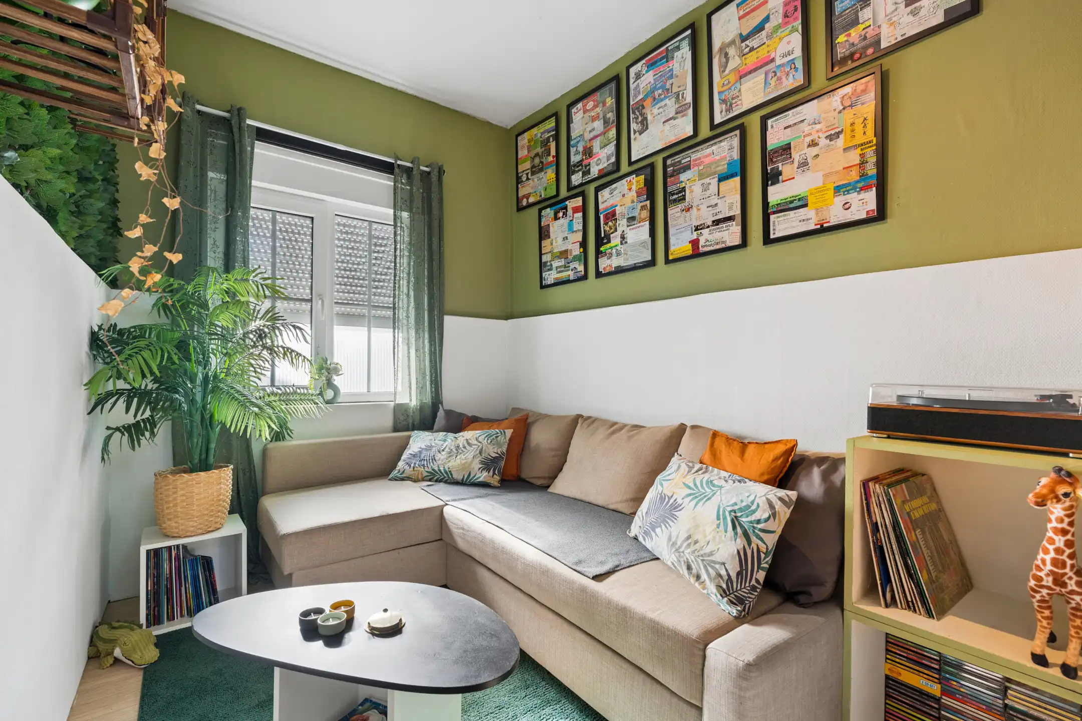 Instapklare, gerenoveerde gezinswoning met 3 slaapkamers foto 9