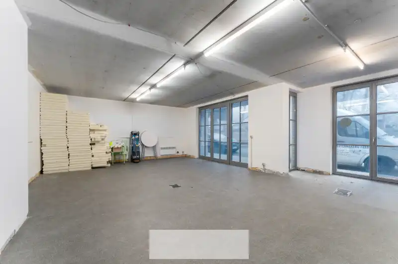 COMMERCIËLE&nbsp;HANDELS-OF KANTOORRUIMTE foto 3