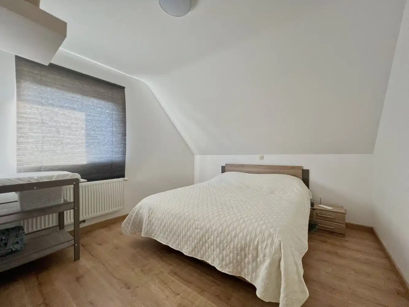 Recente, energiezuinige woning met zonnige tuin (344m²)! foto 6