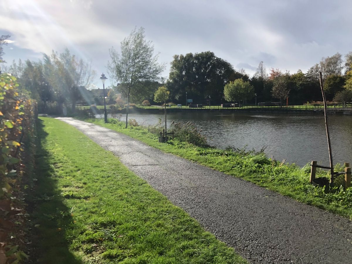 LUXE APPARTEMENT + zeer riant zongericht terras, dubbele garage & (wijn)kelder foto 5