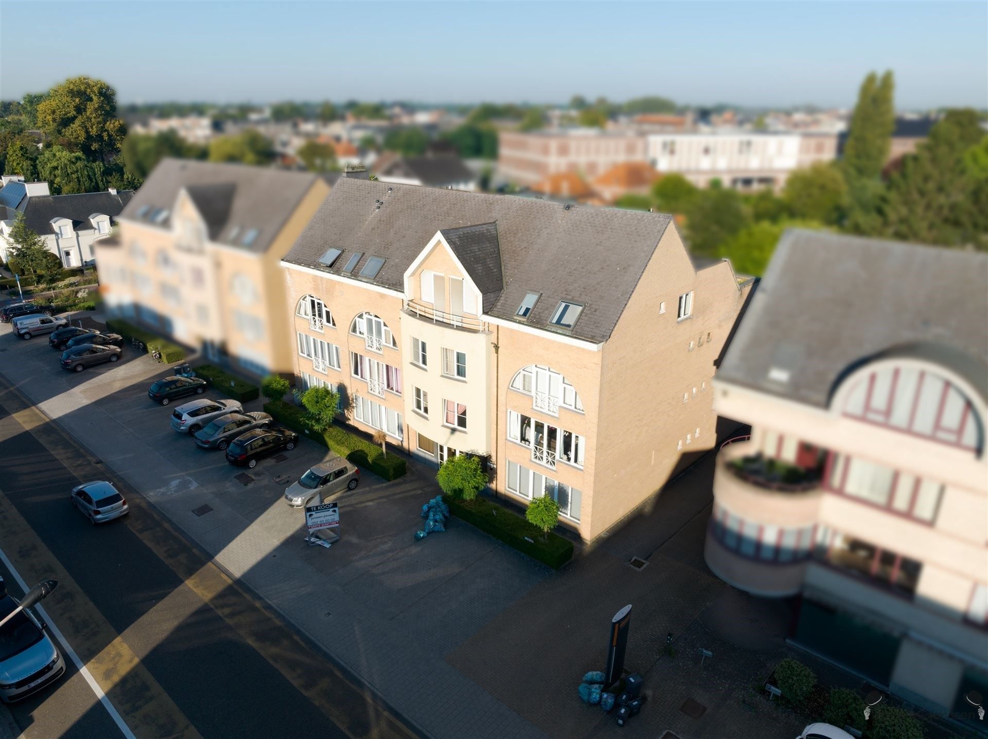 appartement met terras en parking foto 1