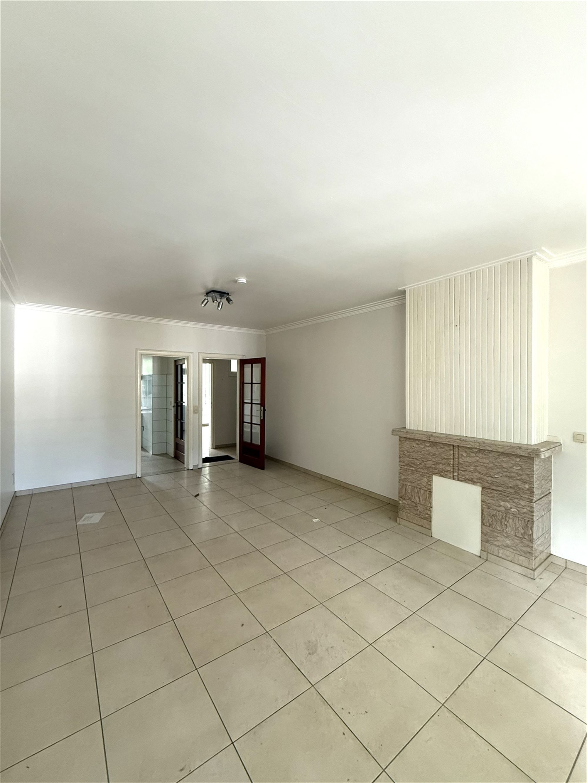 Opbrengsteigendom met 3 appartementen centrum Mortsel foto 2