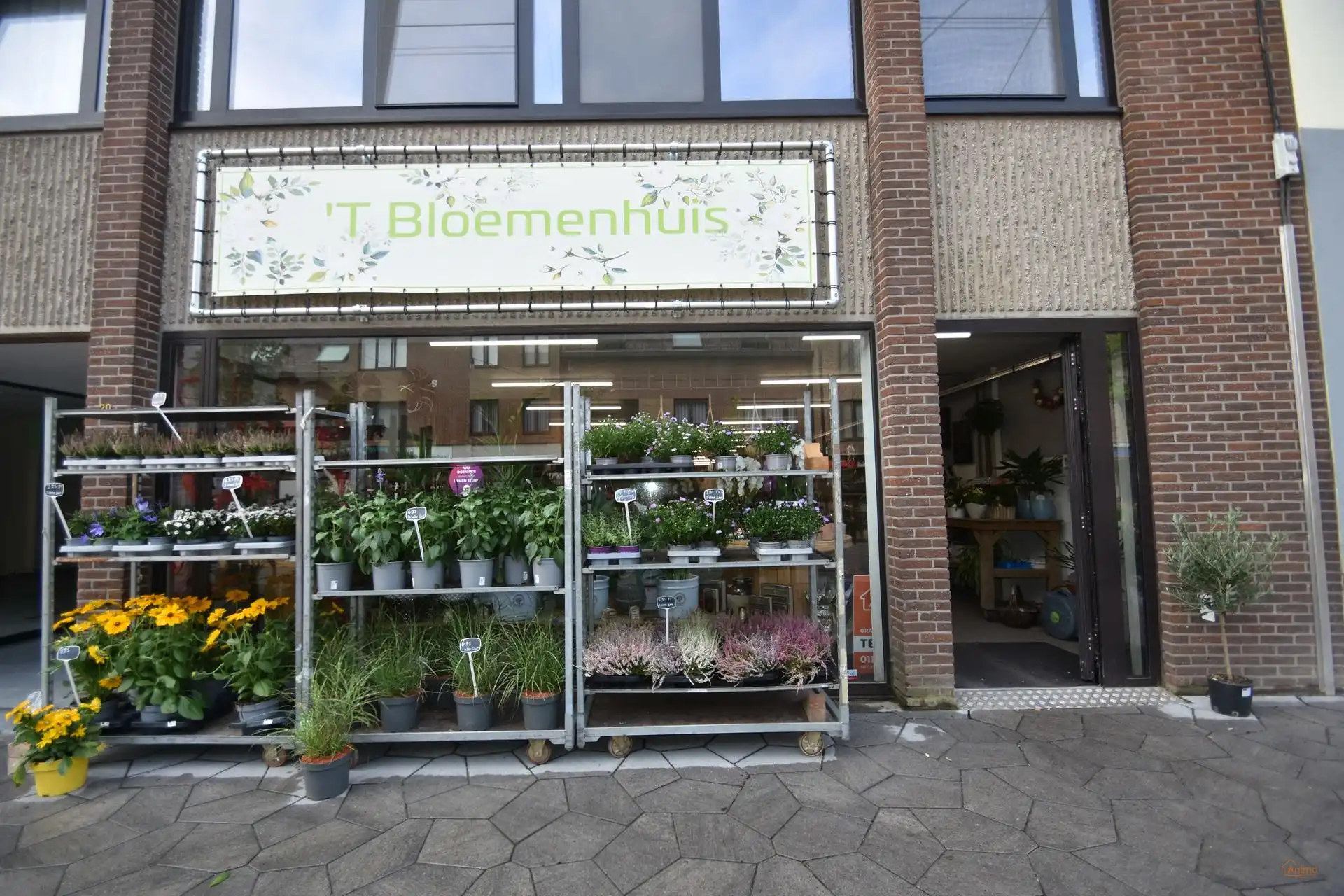 Winkelruimte foto {{pictureIndex}}