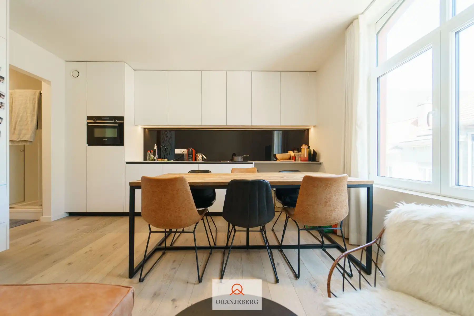 Gerenoveerde studio/appartement met unieke ligging. foto {{pictureIndex}}
