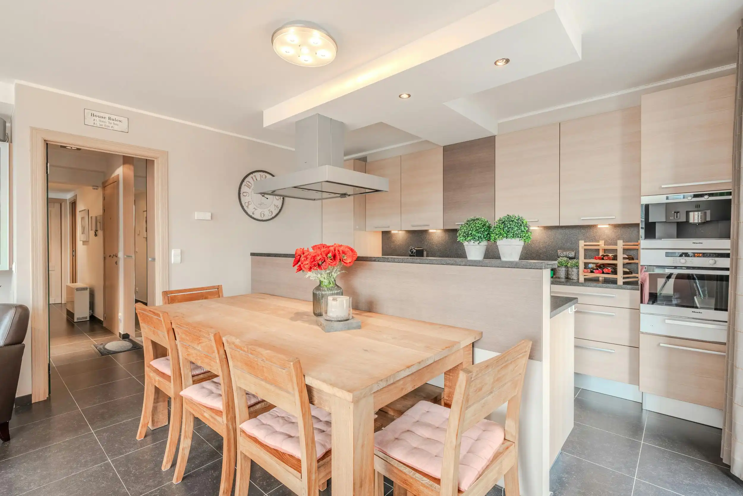 Lichtrijk hoekappartement met 3 slaapkamers op topligging! foto 4