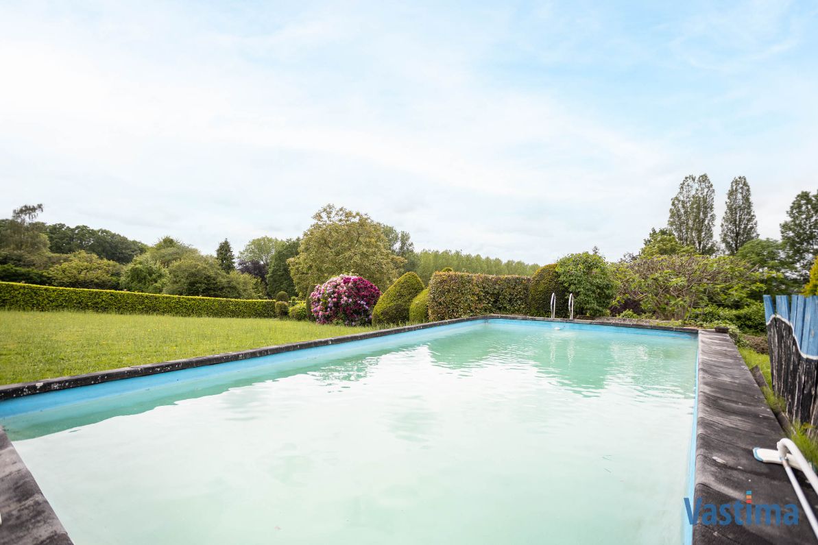 Modernistische Villa met zwembad in een oase van groen foto 12