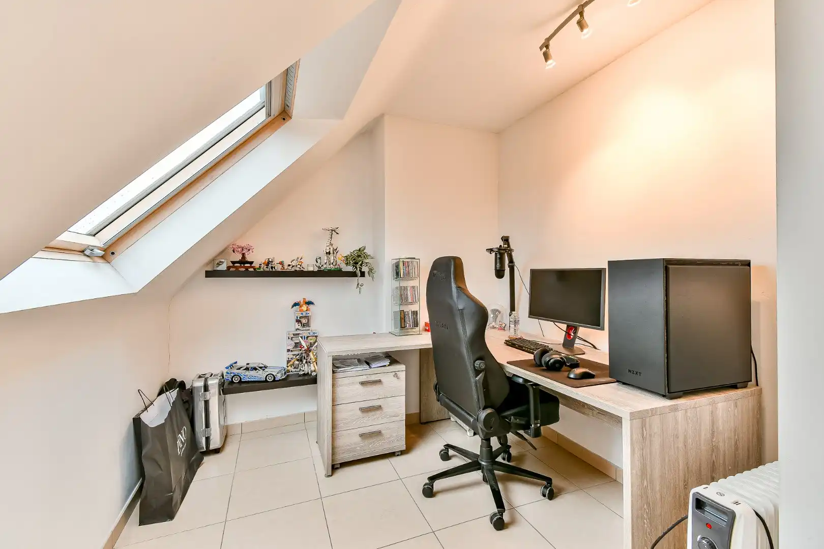 Duplexappartement met twee slaapkamers op rustige ligging in centrum Gistel foto 9