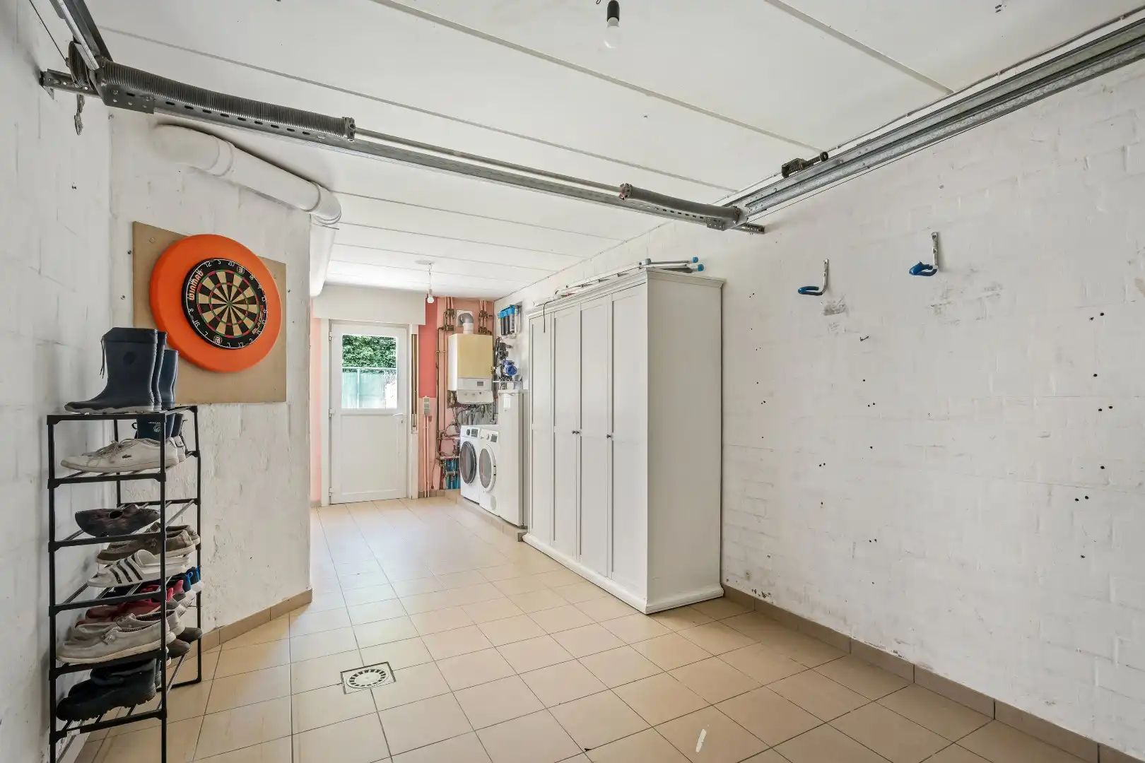 Woning met 3 slaapkamers, garage en gezellige tuin. foto 13