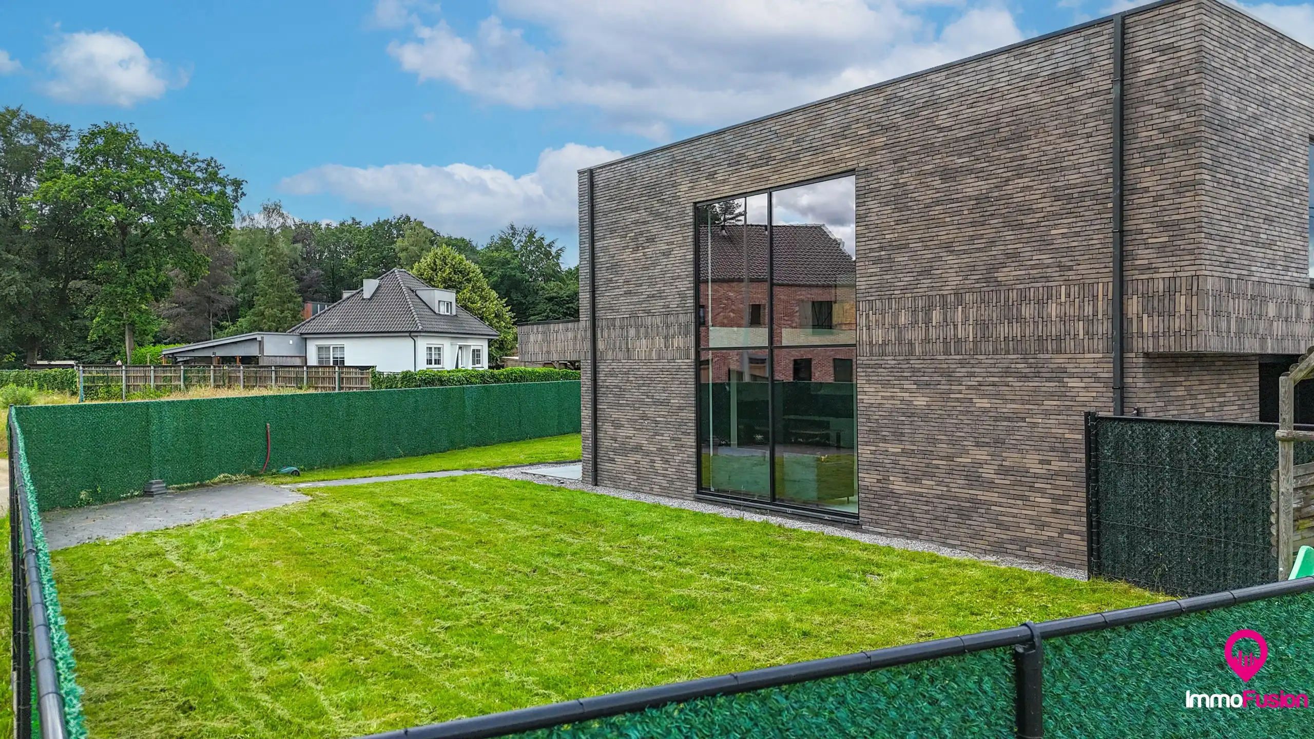 Instapklare villa met 4 slpk., laadpaal en zonnepanelen! foto 46