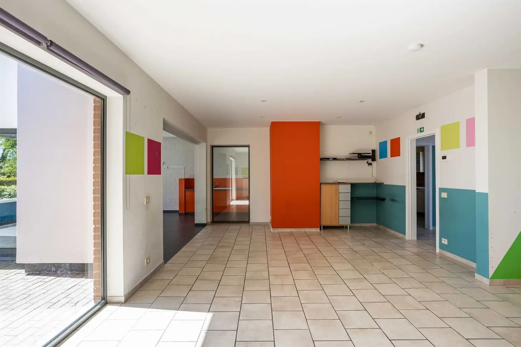 Ruime woning met zuidgerichte tuin en open zicht. foto 7