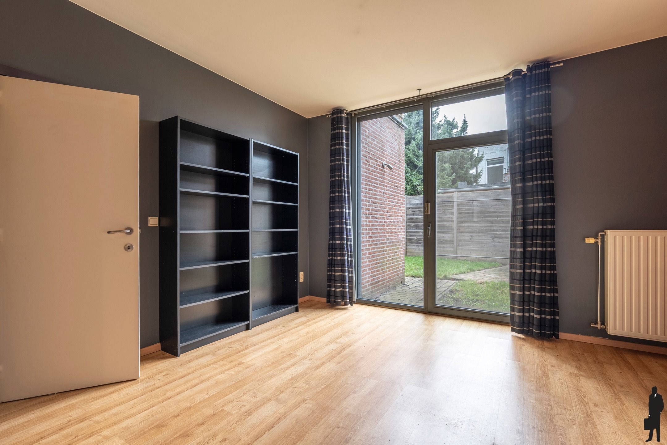 Welgelegen ruim GLVL app met 2 slpks, 2 badks, garage & tuin foto 9