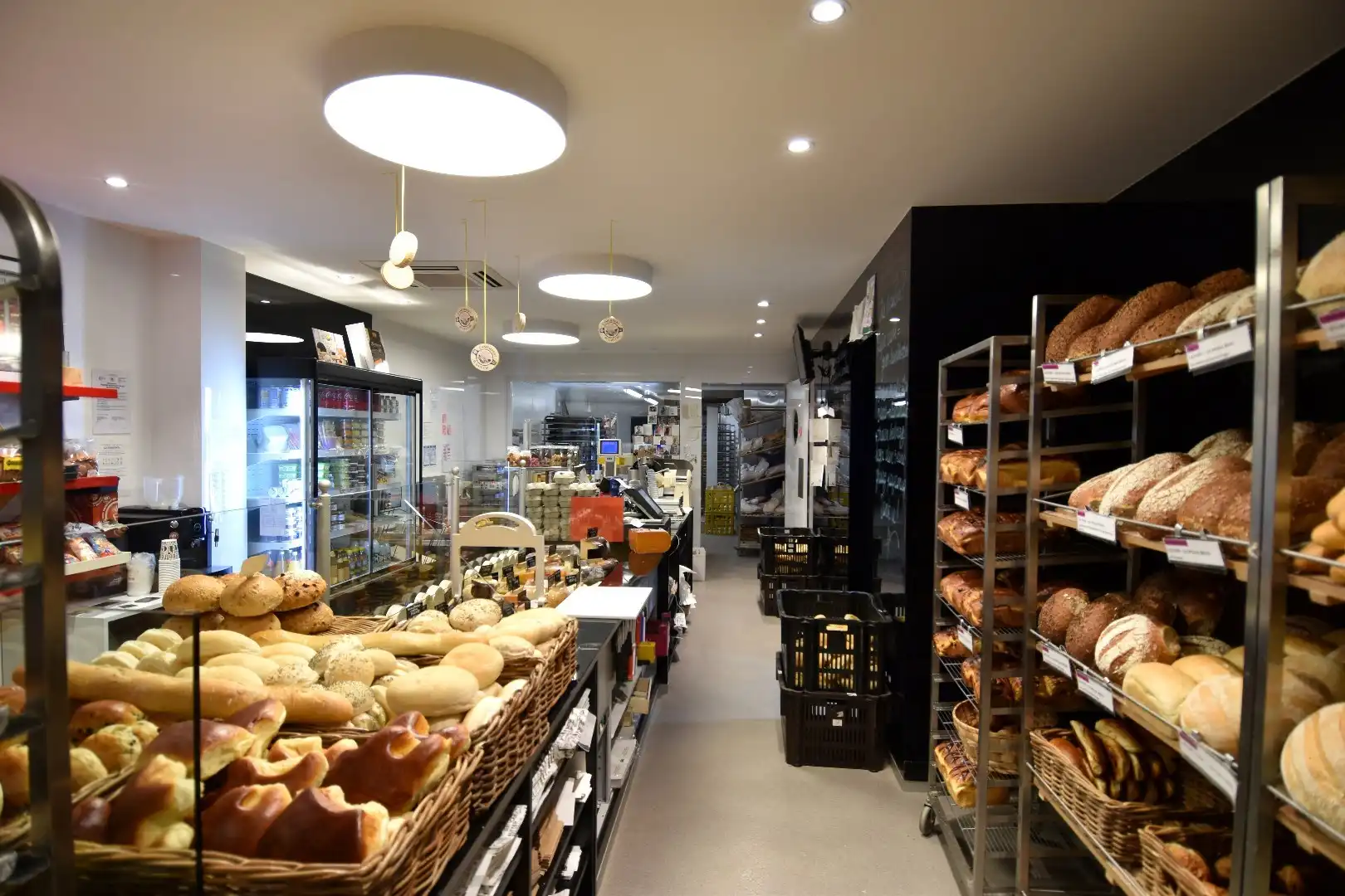 Succesvolle bakkerij met bovenliggende woonst te koop in Heule foto 5