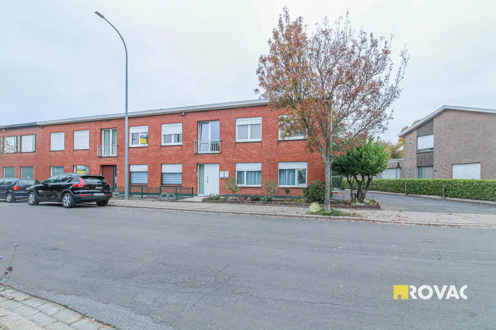 Hoofdfoto van de publicatie: Op te frissen appartement met garage!