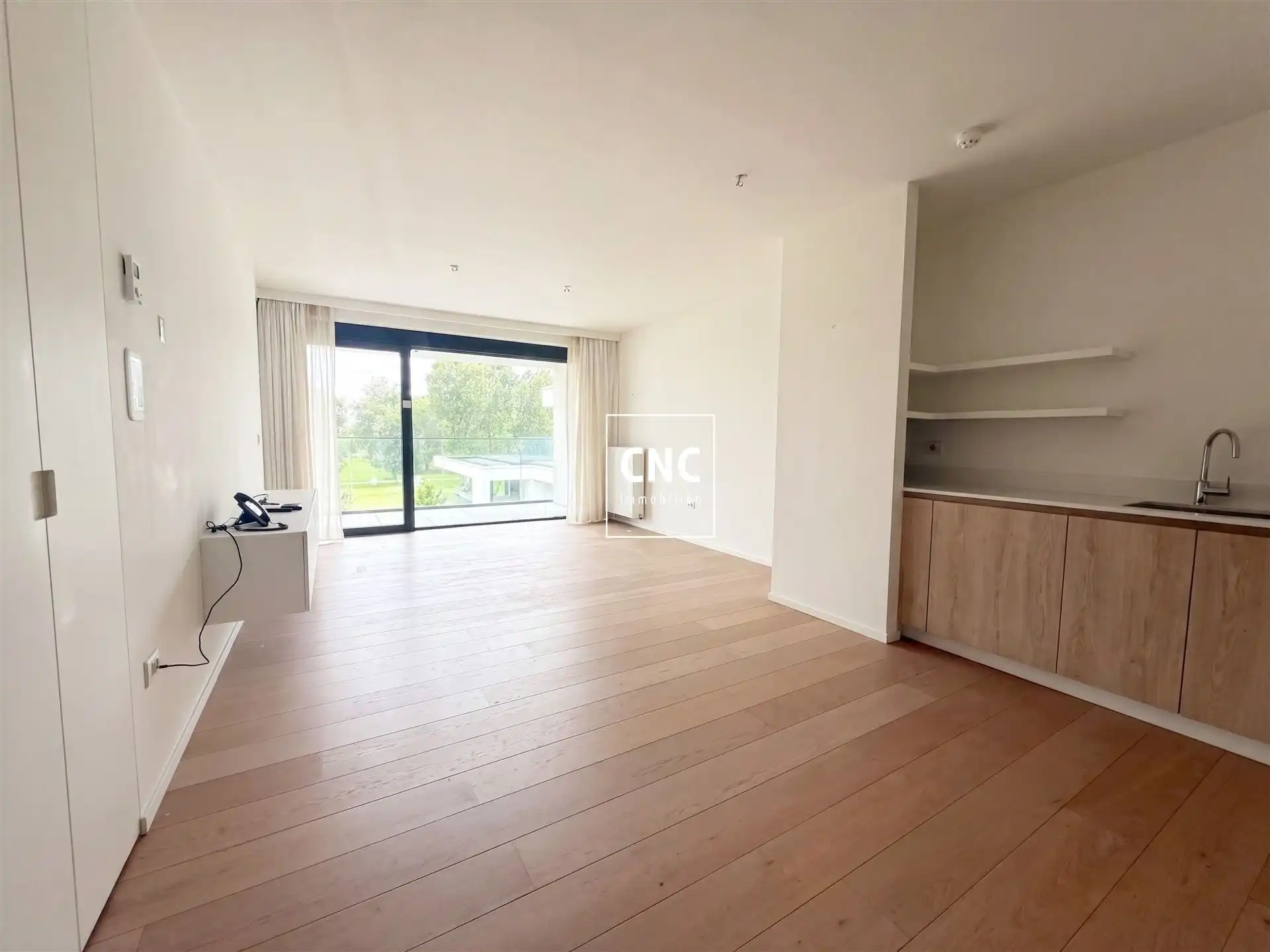 Prachtig instapklaar serviceflat met gigantische terras foto 8