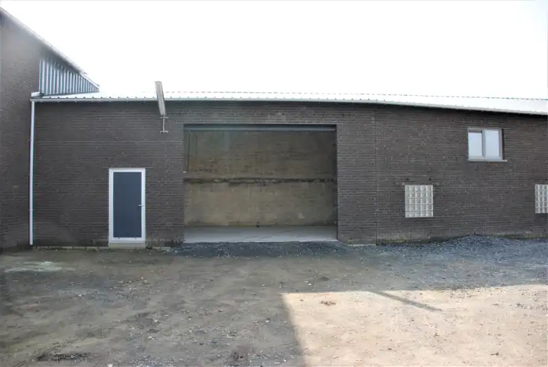 Magazijn / loods te huur foto 3