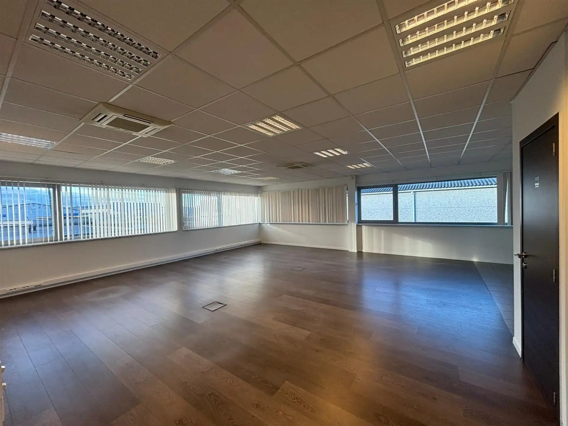 Ruime kantoor/bureauruimte te Merchtem  foto 11