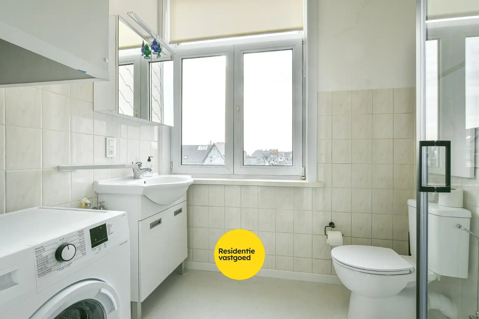 Karaktervol éénslaapkamerappartement in hartje De Haan - energiezuinig & lichtrijk foto 16