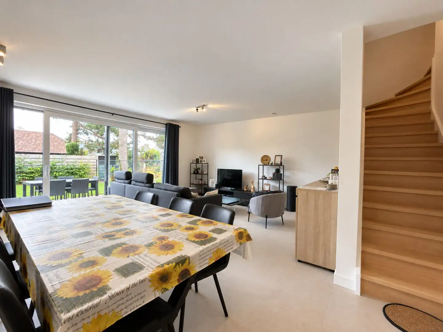 Eigentijds wonen, rustig gelegen. foto 4