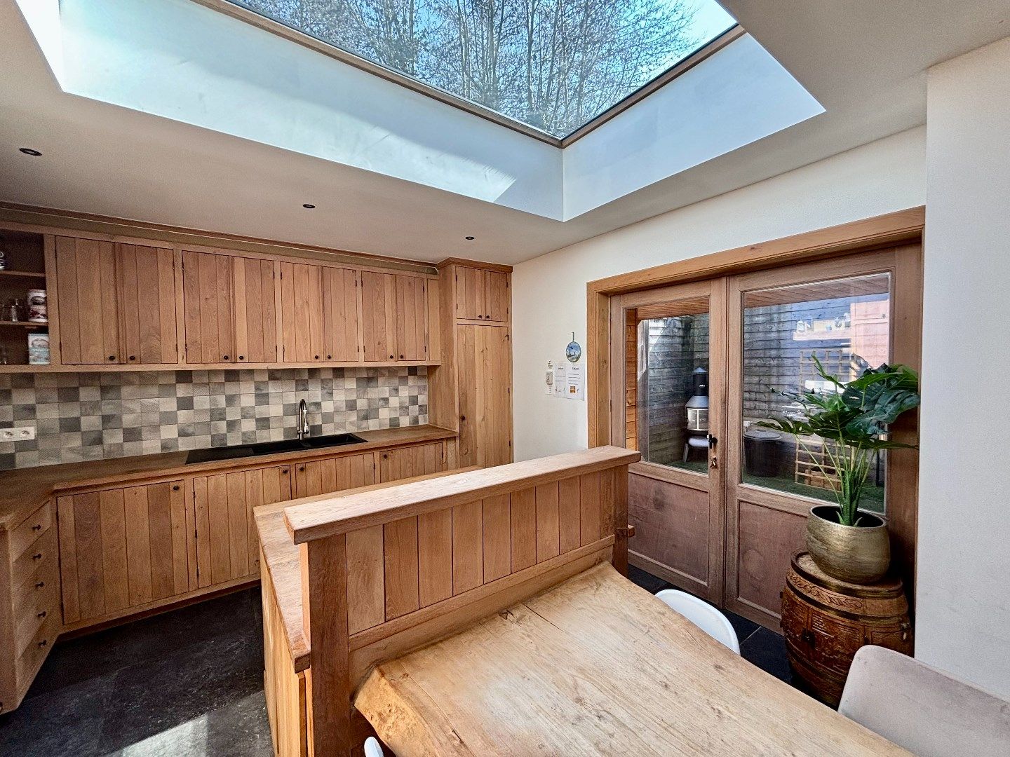 RUIME ENERGIEZUINGE WONING MET 5 SLPKS, GARAGE EN STADSKOER foto 8