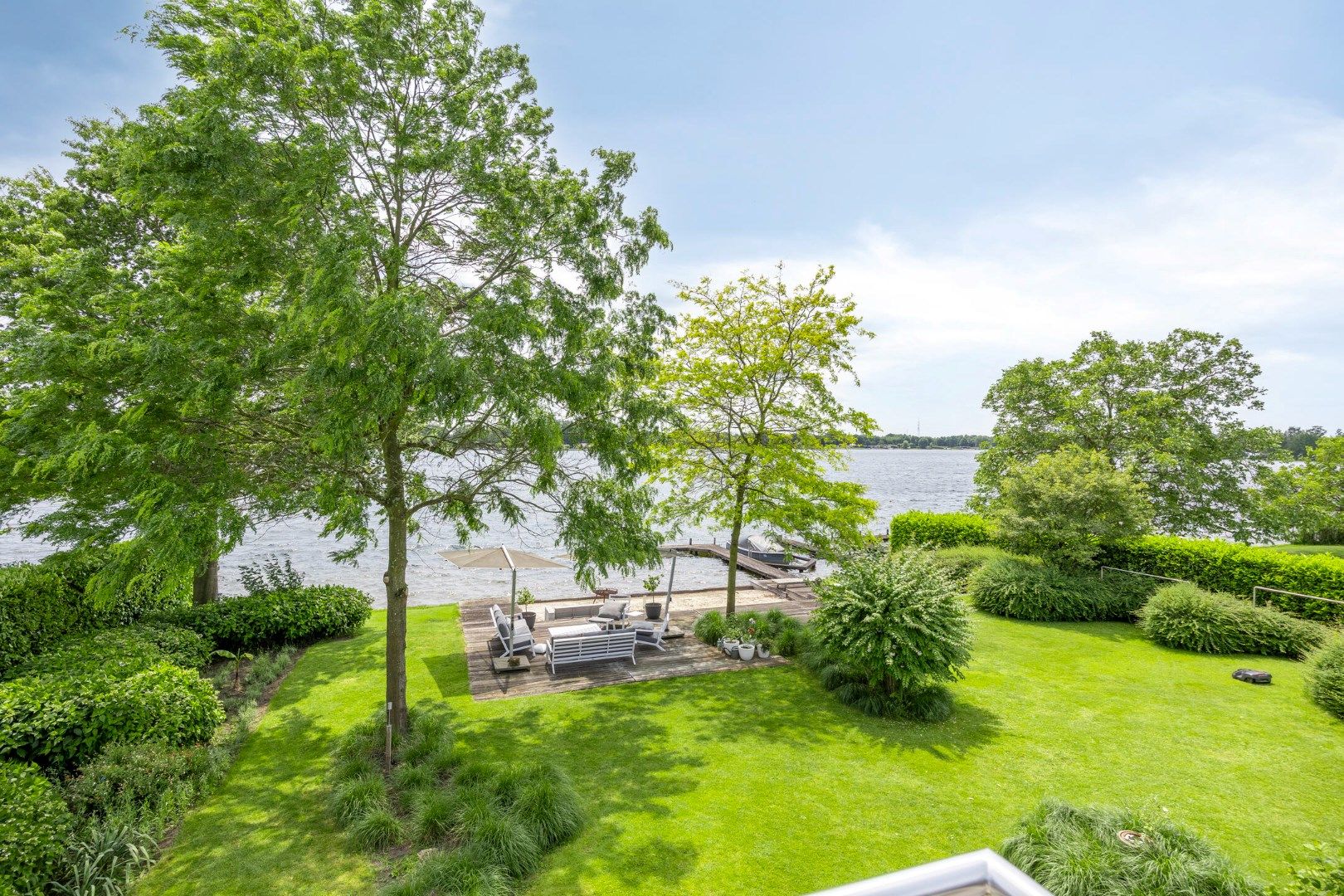 Unieke eigendom aan het exclusieve privé meer Miramar te Mol / Dessel ! foto 4