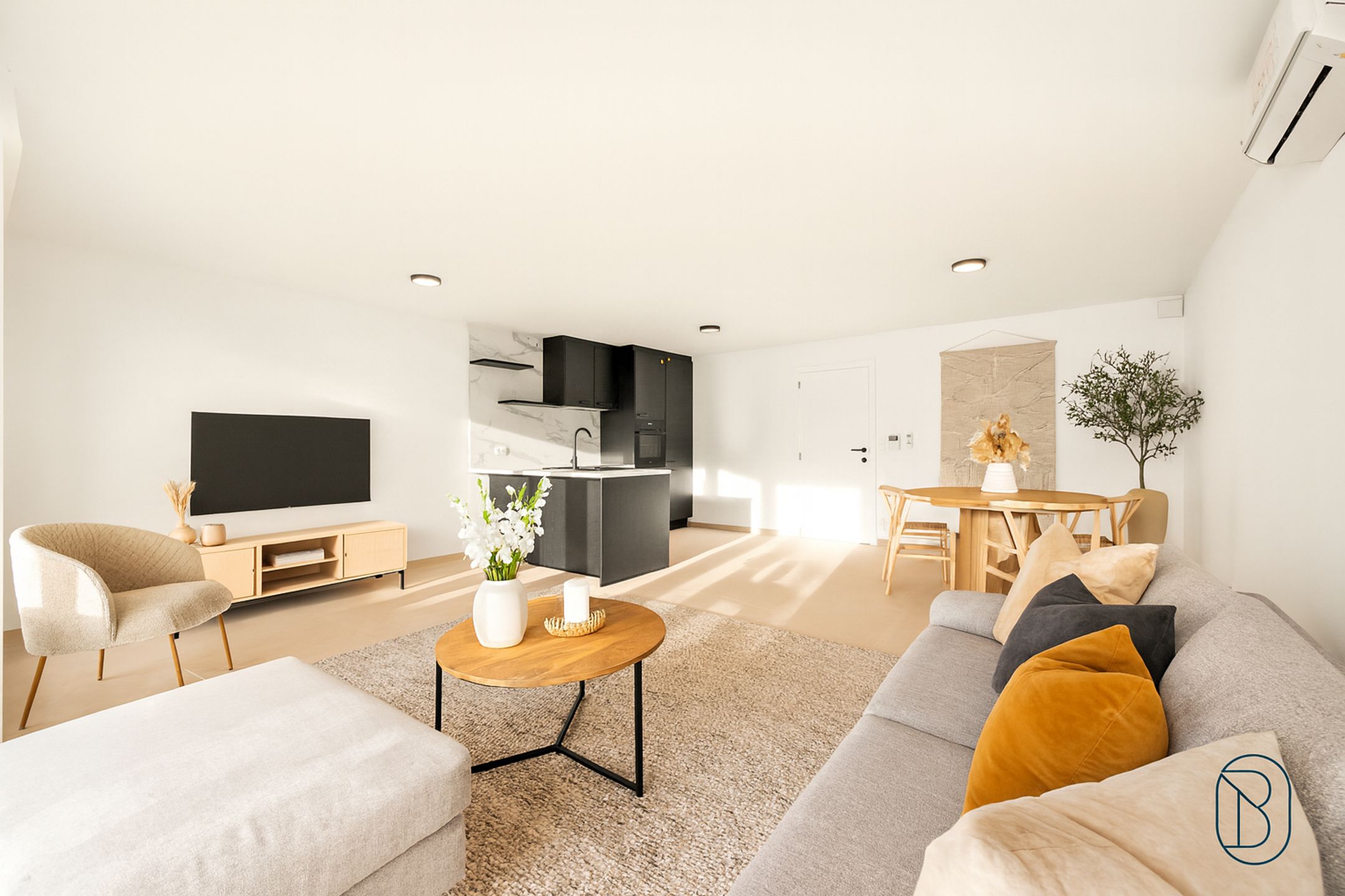 Appartementsgebouw bestaande uit 6 appartementen met garages foto 2