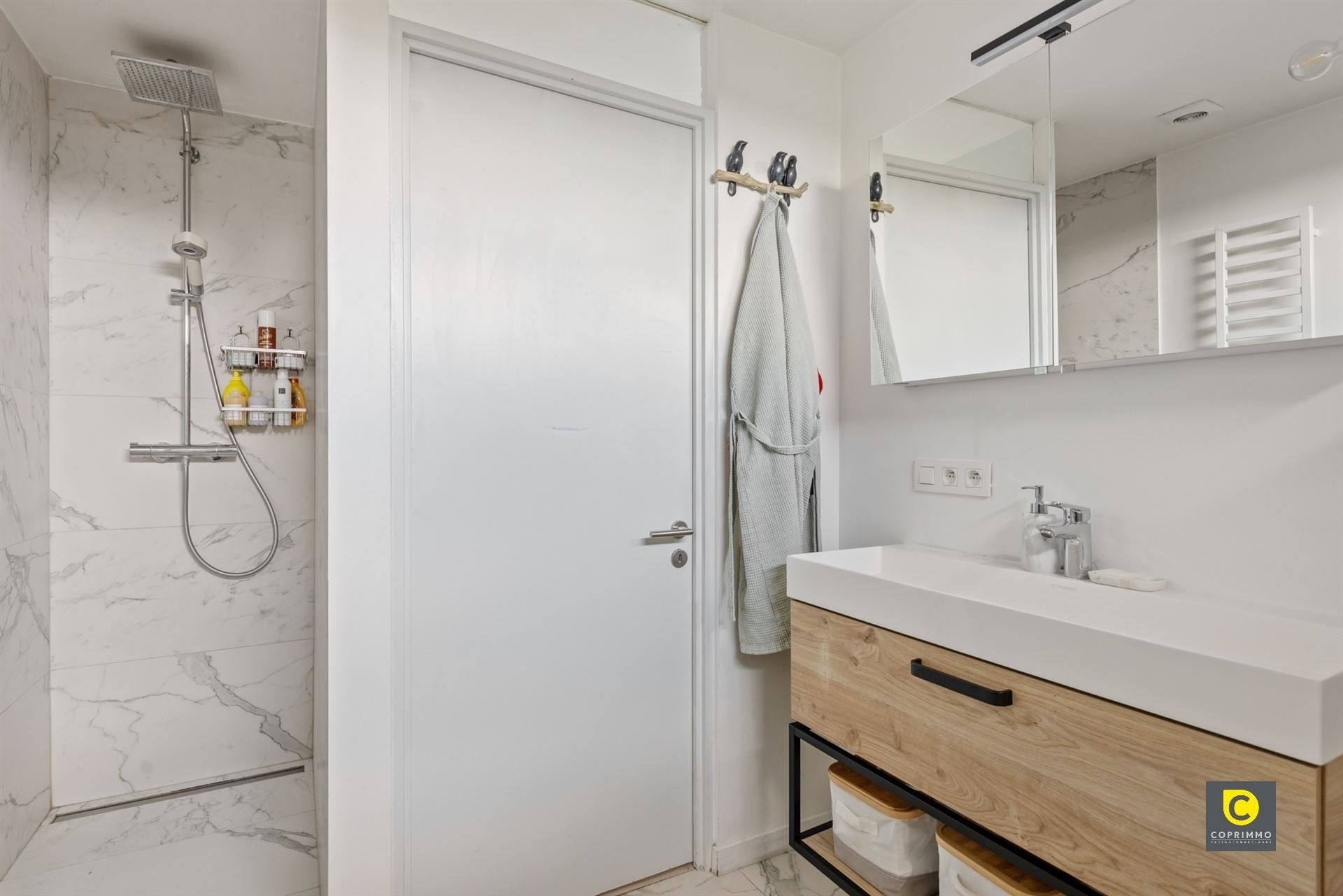 Woning:4slk,2 badk en ZWperceel foto 13