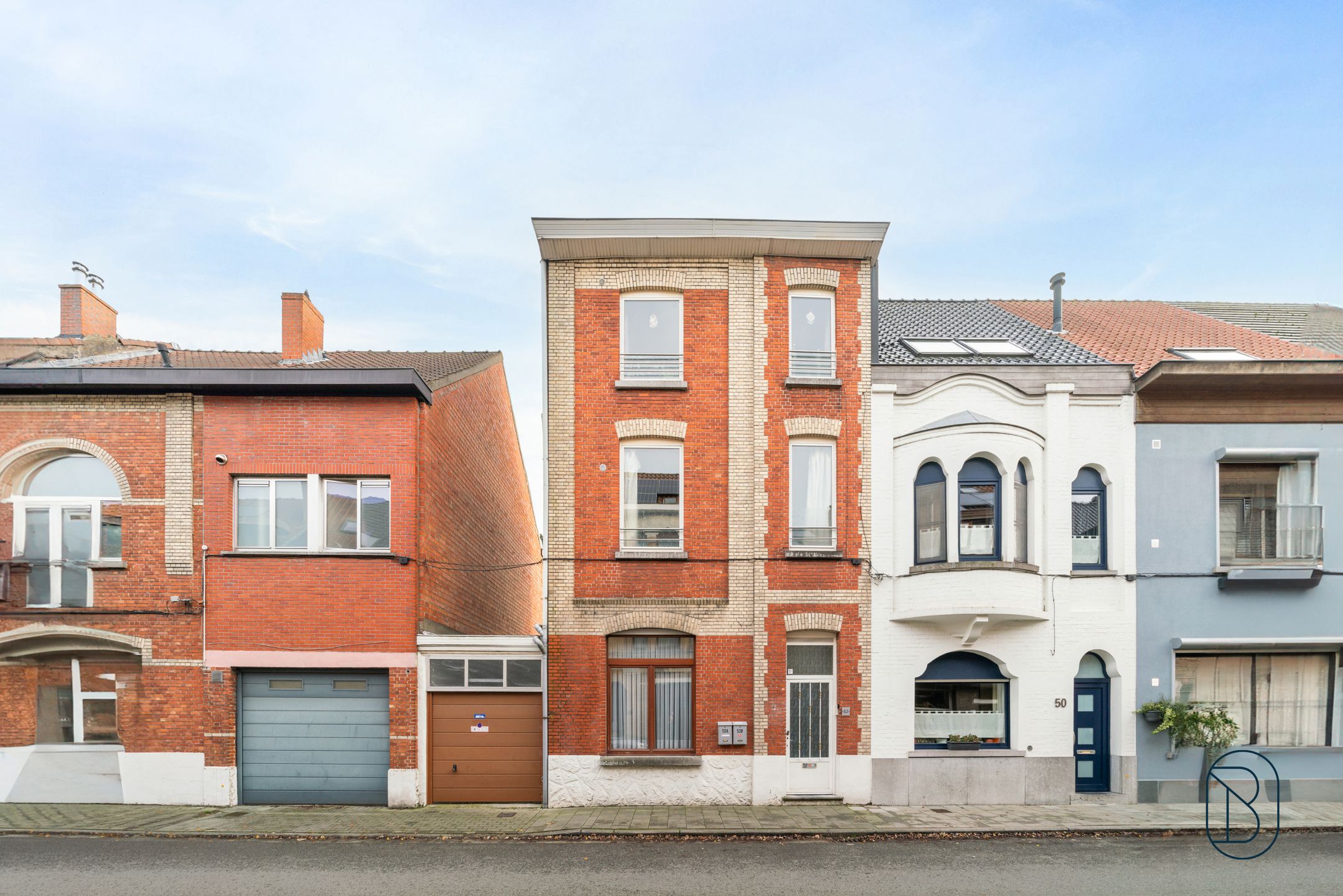 Topgelegen opbrengsteigendom met garage en grote tuin foto 2