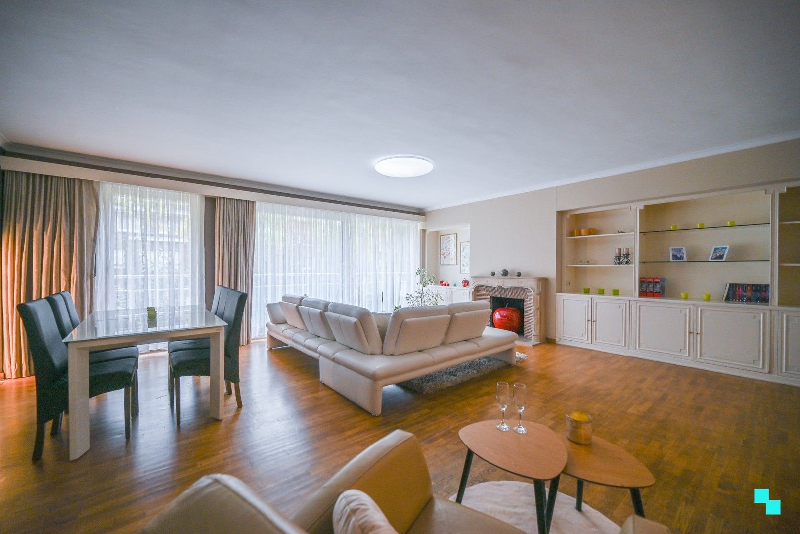 Ruim en praktisch appartement in residentiële laan in Kortrijk! foto 4