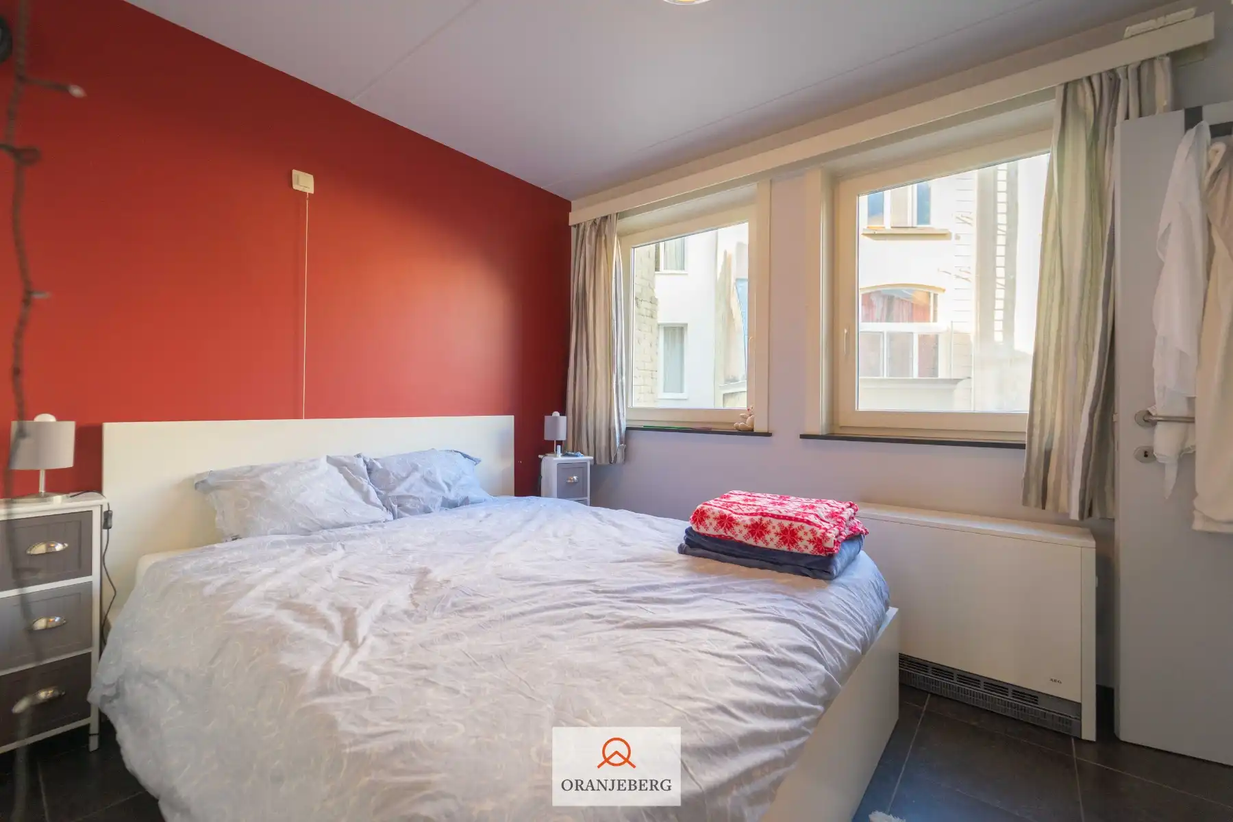 Modern 1- slpk appartement vlakbij Sint-Pietersplein foto 11