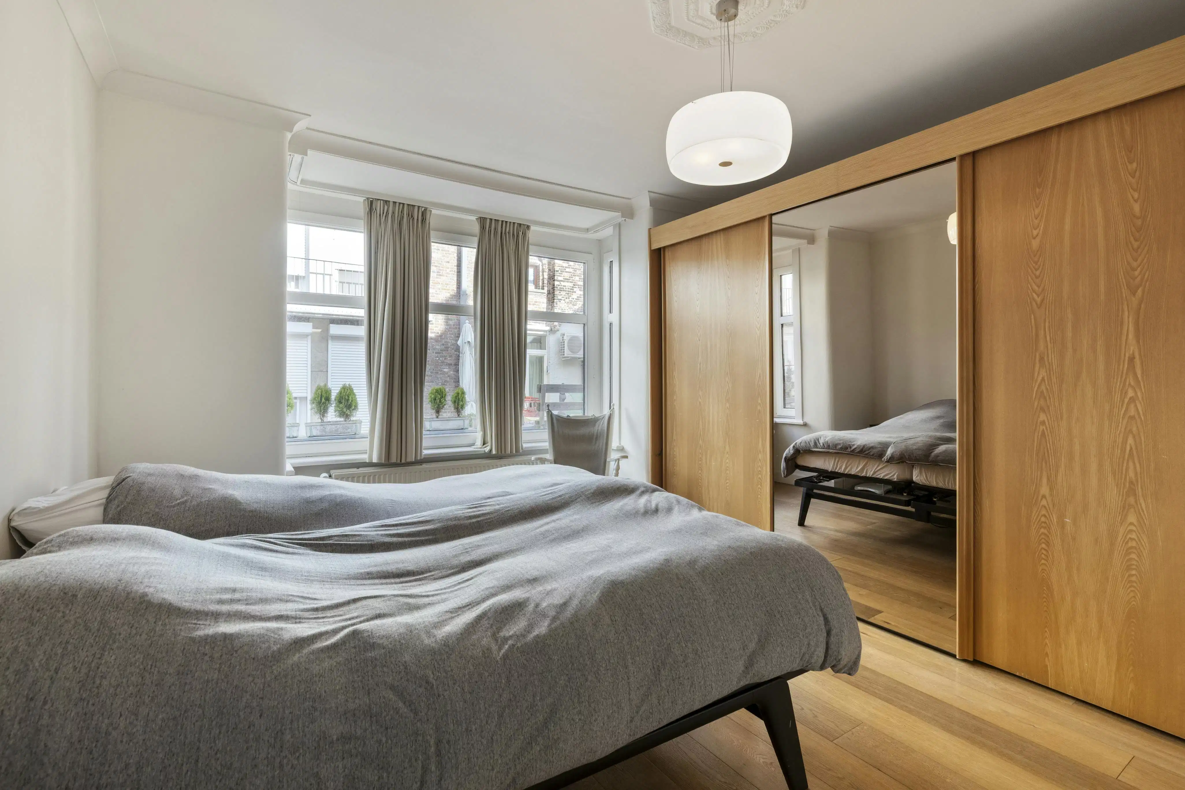 Karaktervol huis met 5 slaapkamers te koop in Brugge foto 10