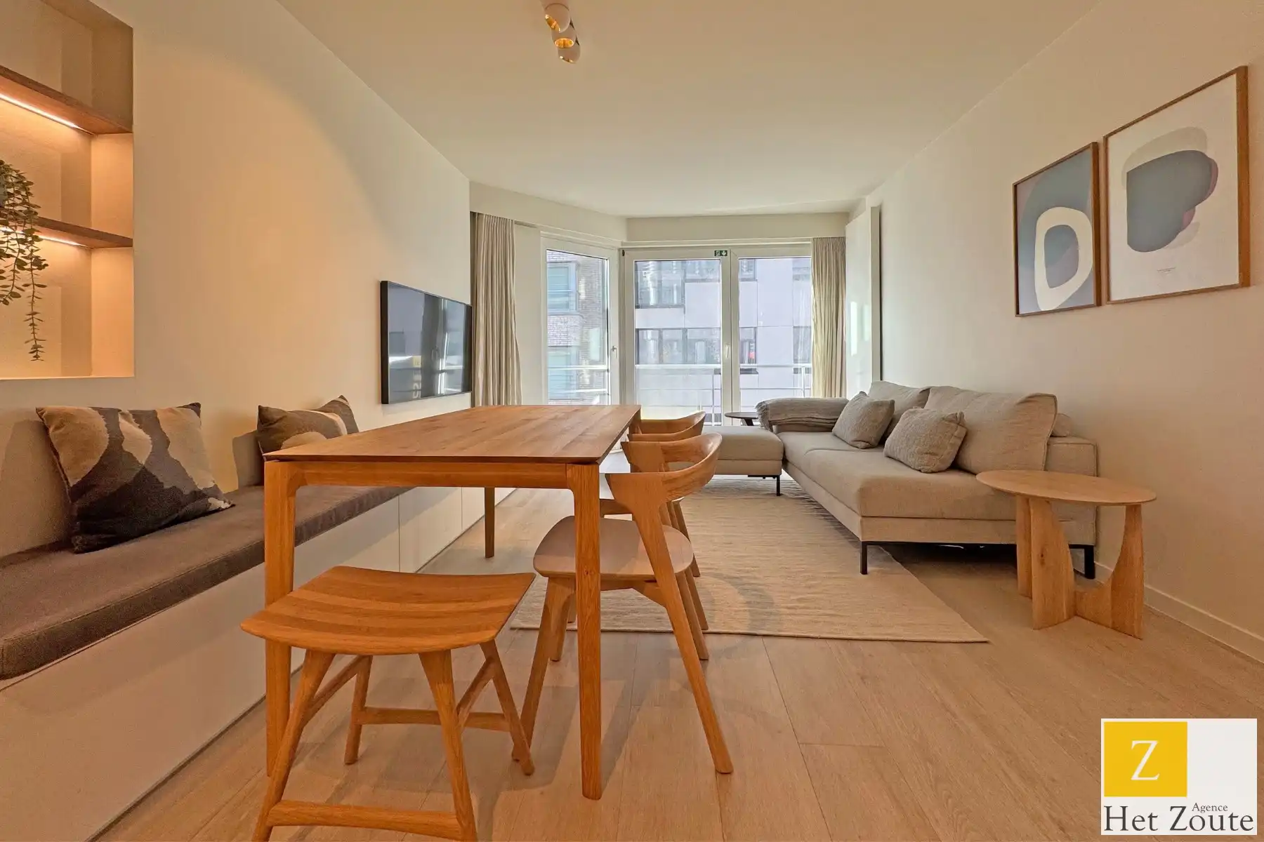 Charmant gerenoveerd appartement met zijdelings zeezicht foto 2