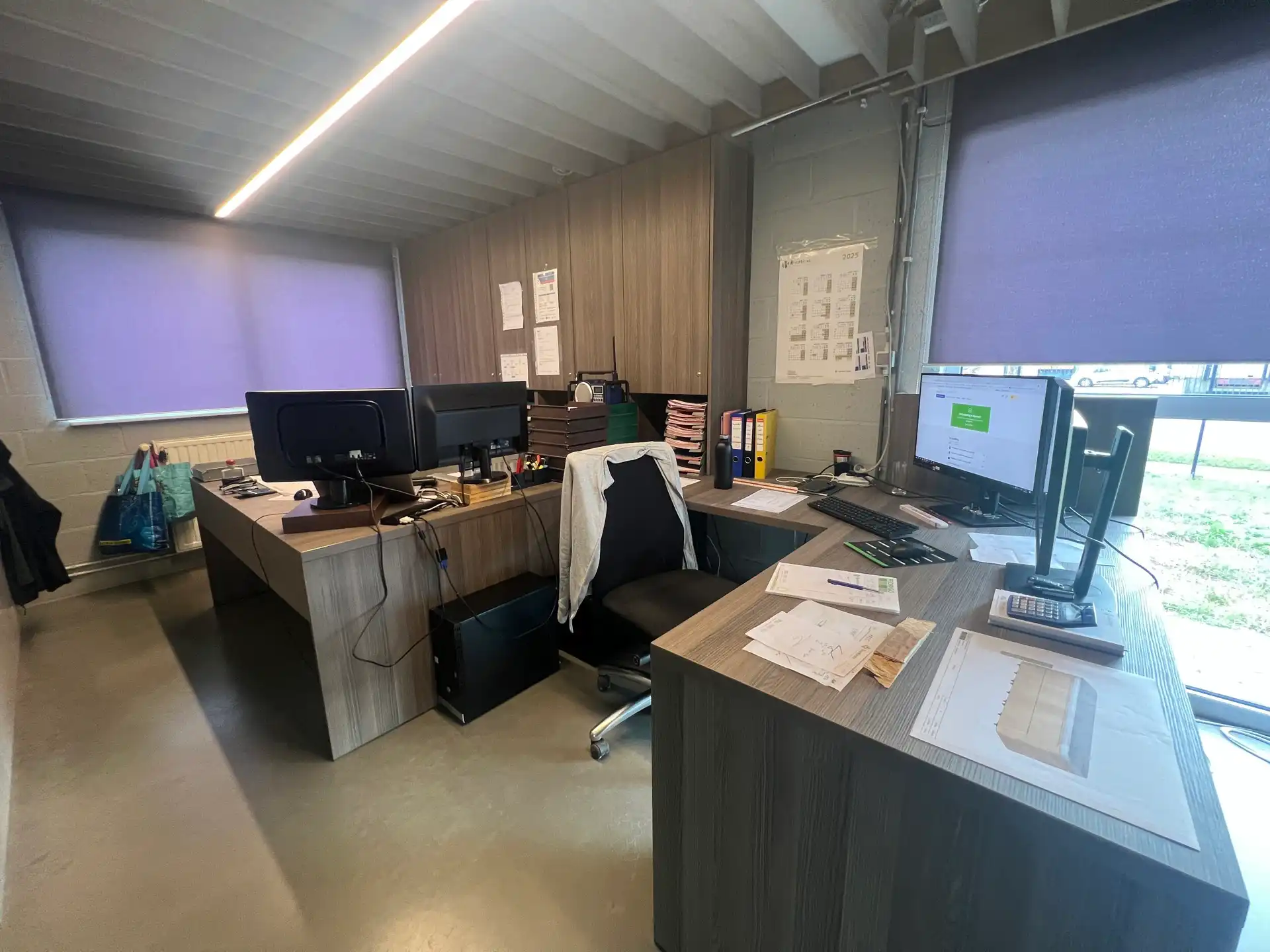 SEMI-INDUSTRIEEL GEBOUW MET APPARTEMENT foto 8