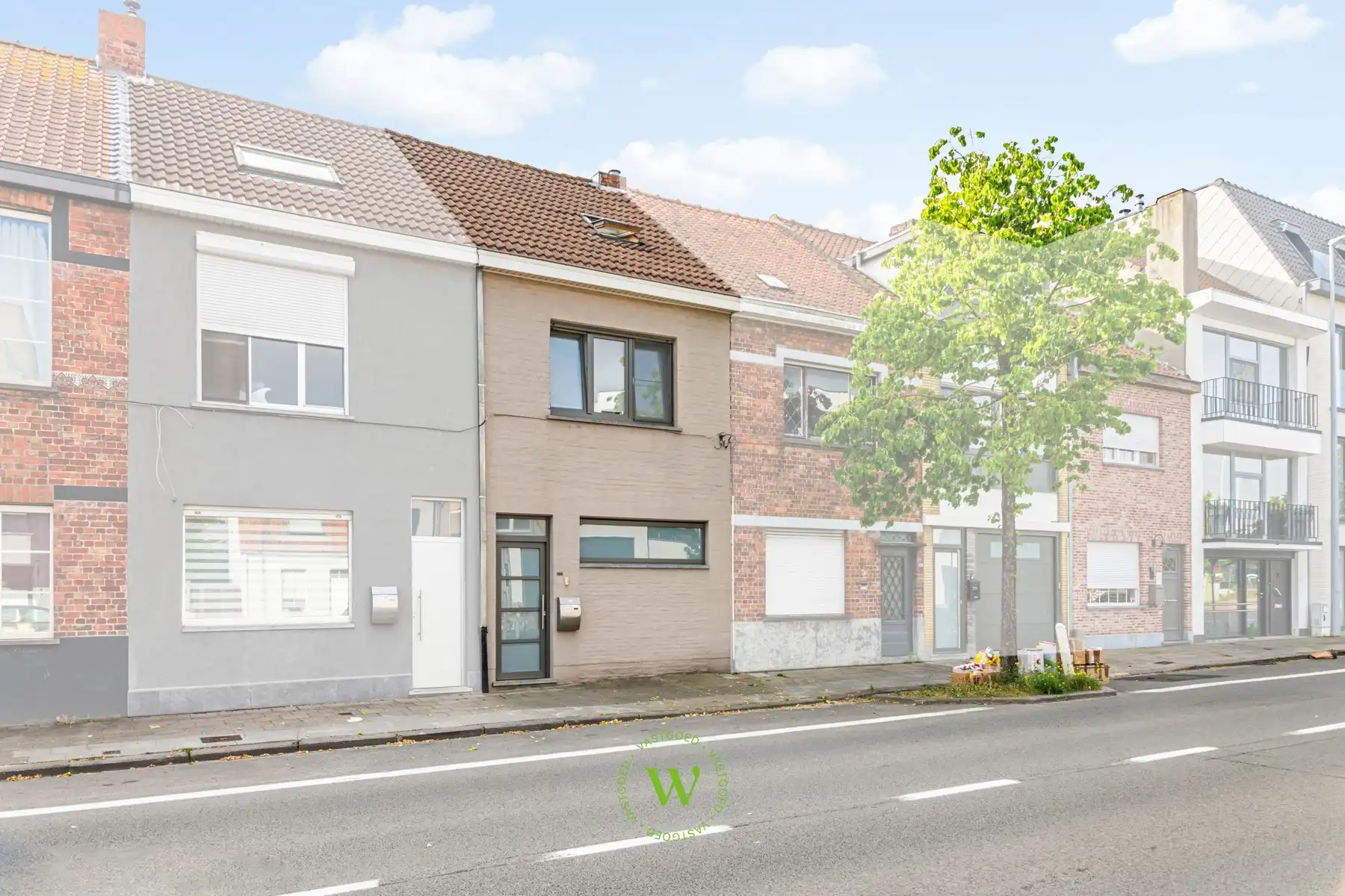 Energiezuinige gezinswoning met zonnige tuin en carport foto 33