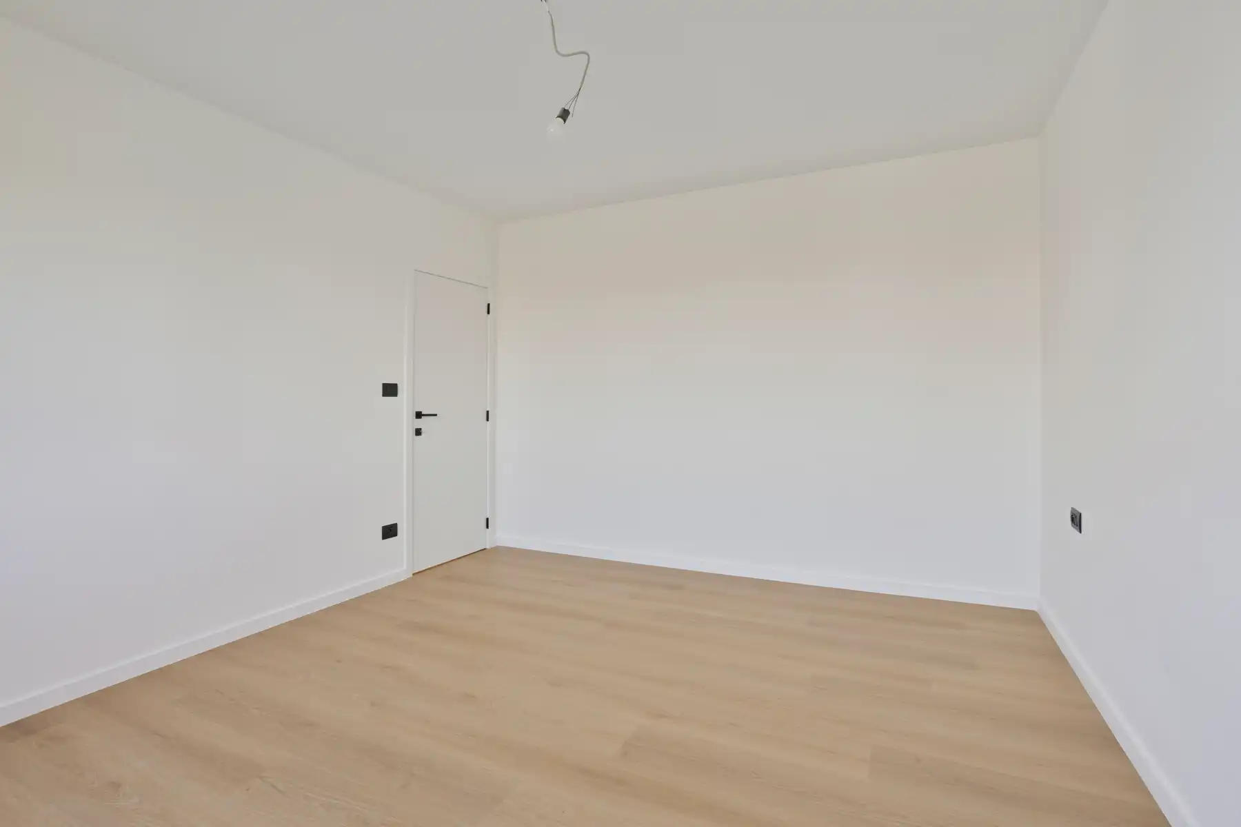 Volledig vernieuwde woning met 3 slaapkamers foto 16